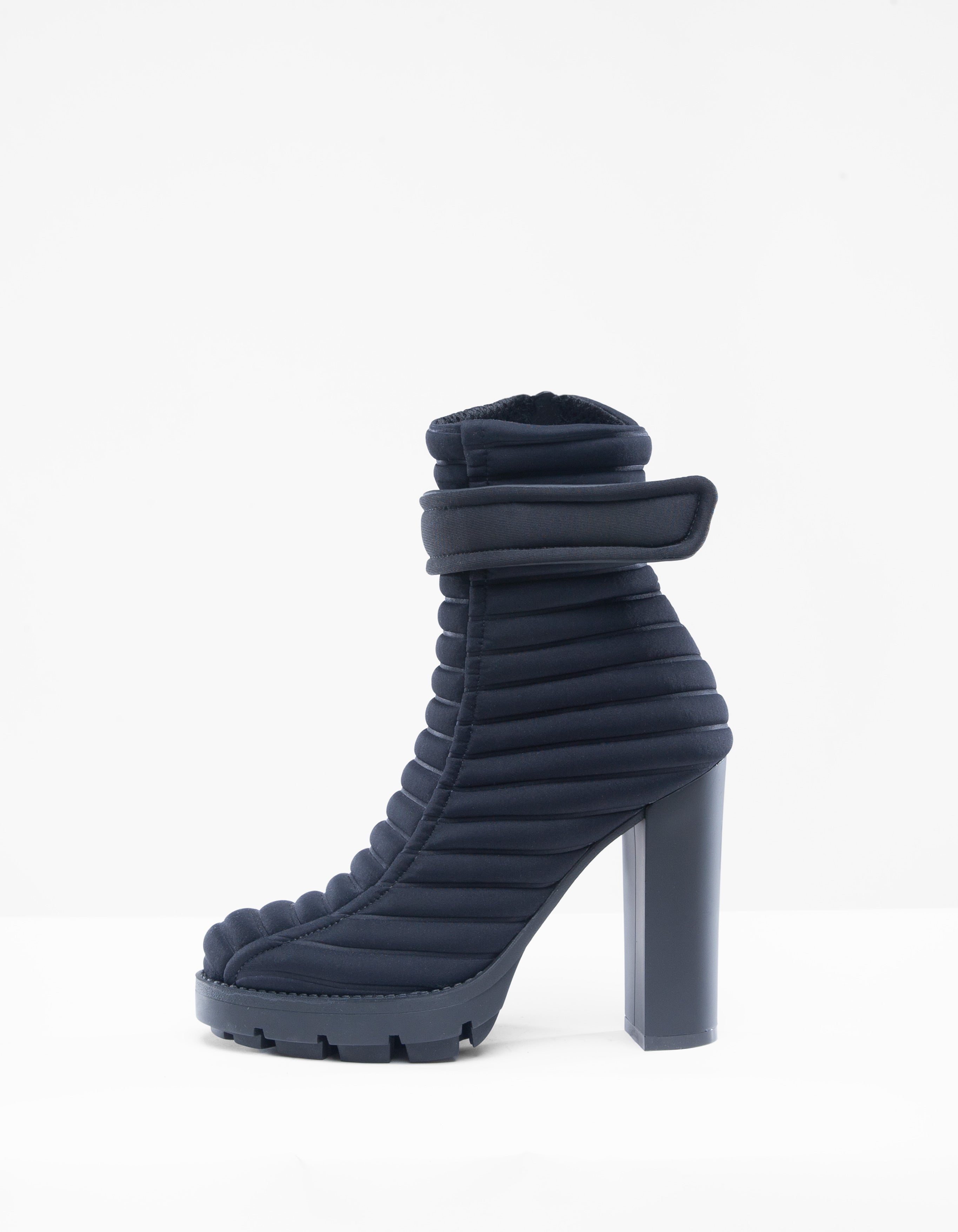 TACONES ALTOS LÍNEA NEO