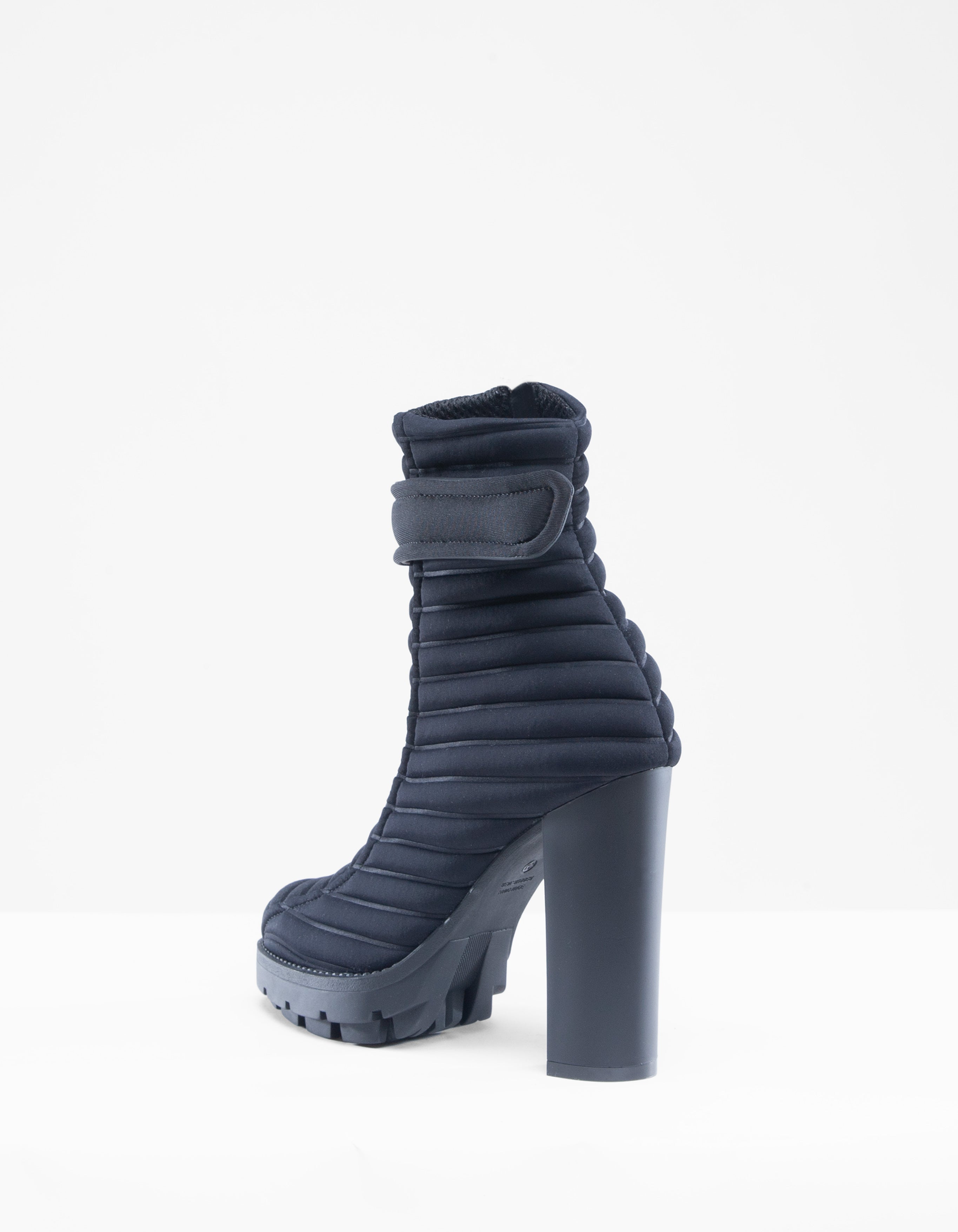 TACONES ALTOS LÍNEA NEO