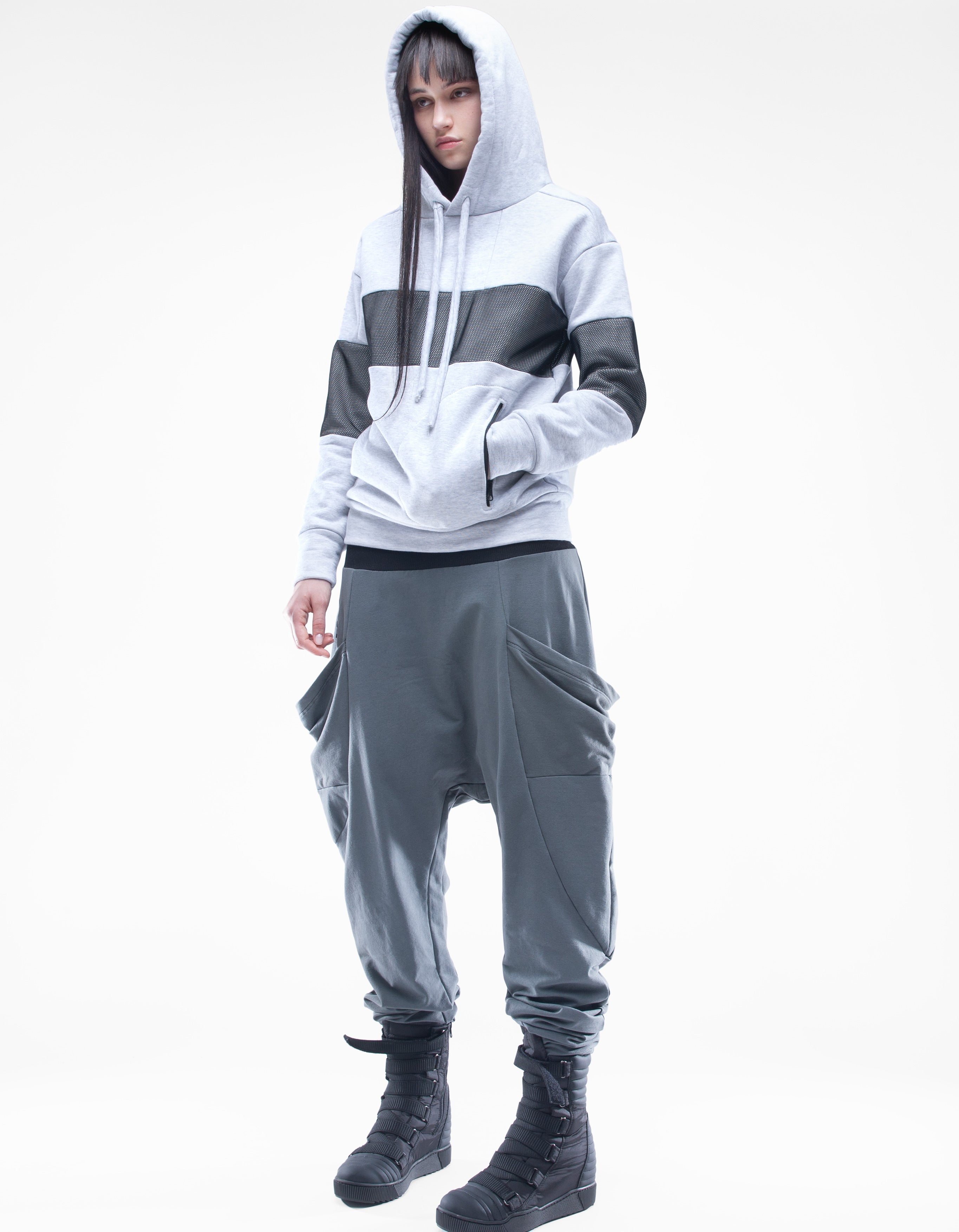 SUDADERA LIGERA CON CAPUCHA