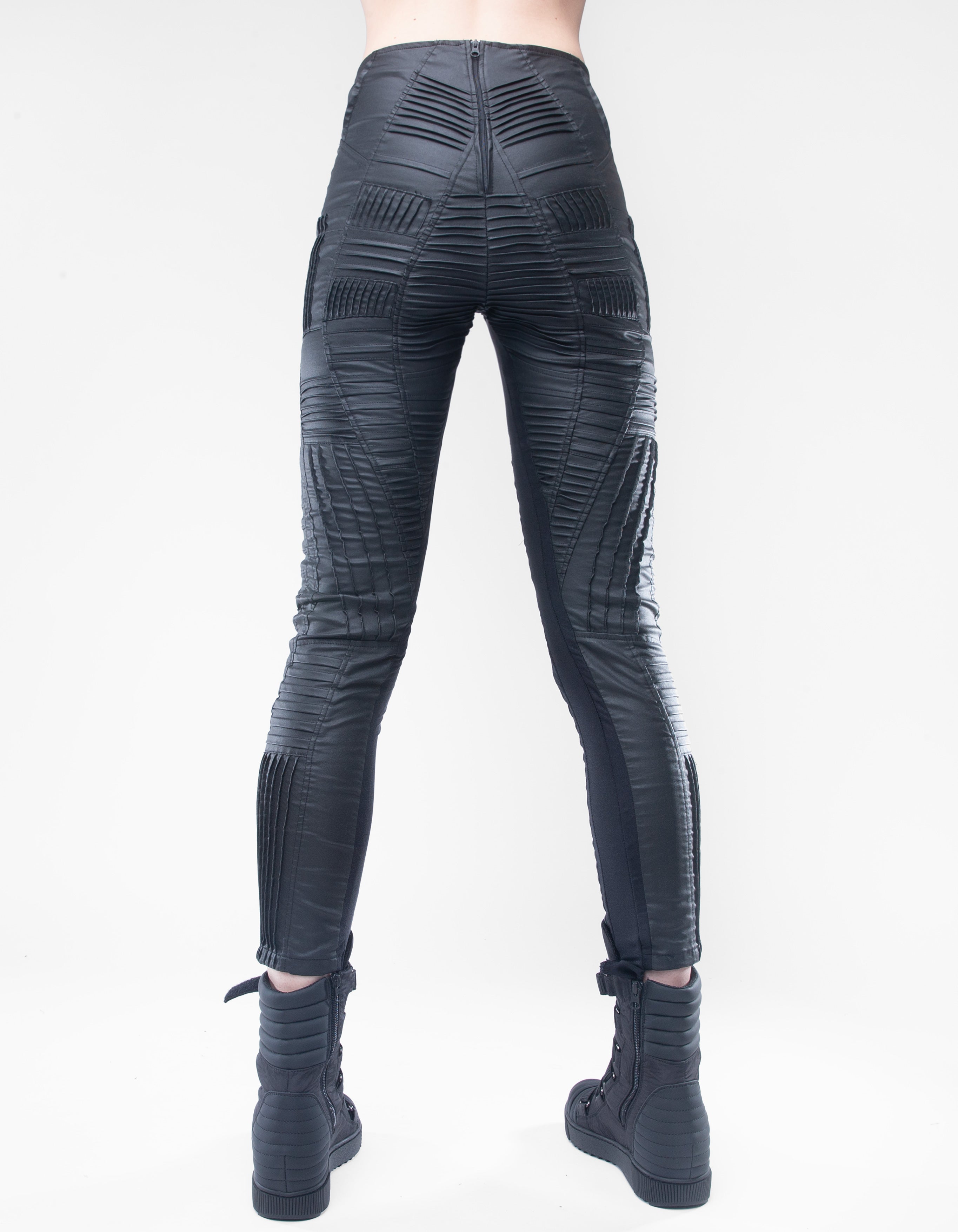 JEANS MÁS ALLÁ
