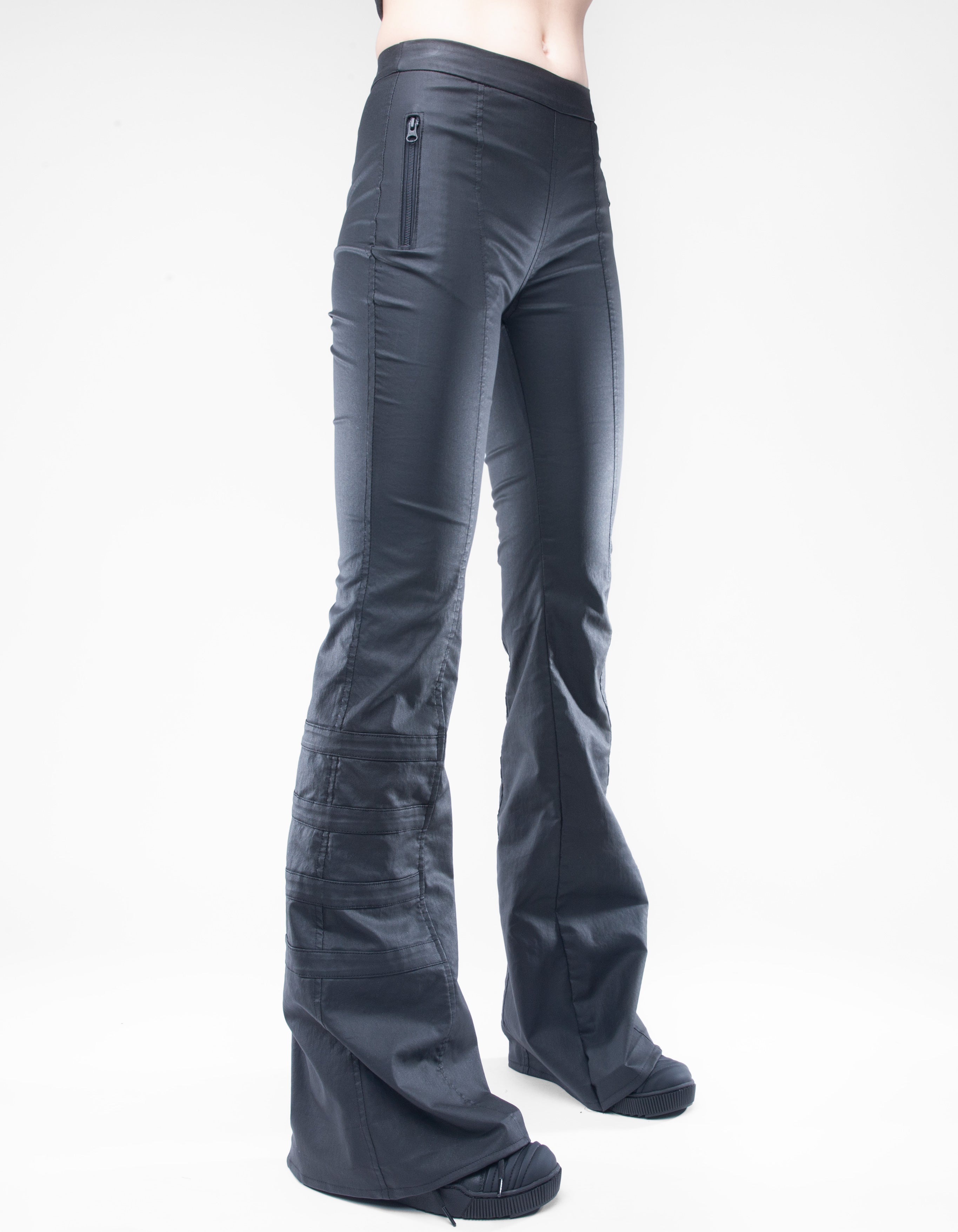 JEANS MÁS ALLÁ DEL NIVEL