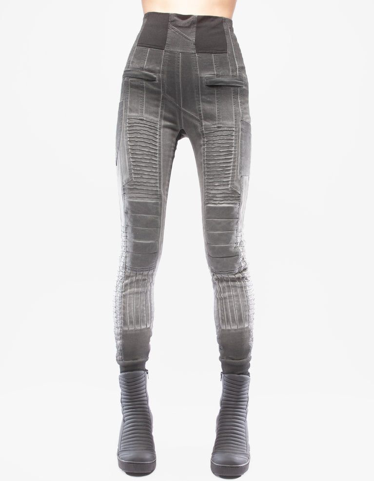 SUPERPOSITION DE COUSSIN DE JEANS