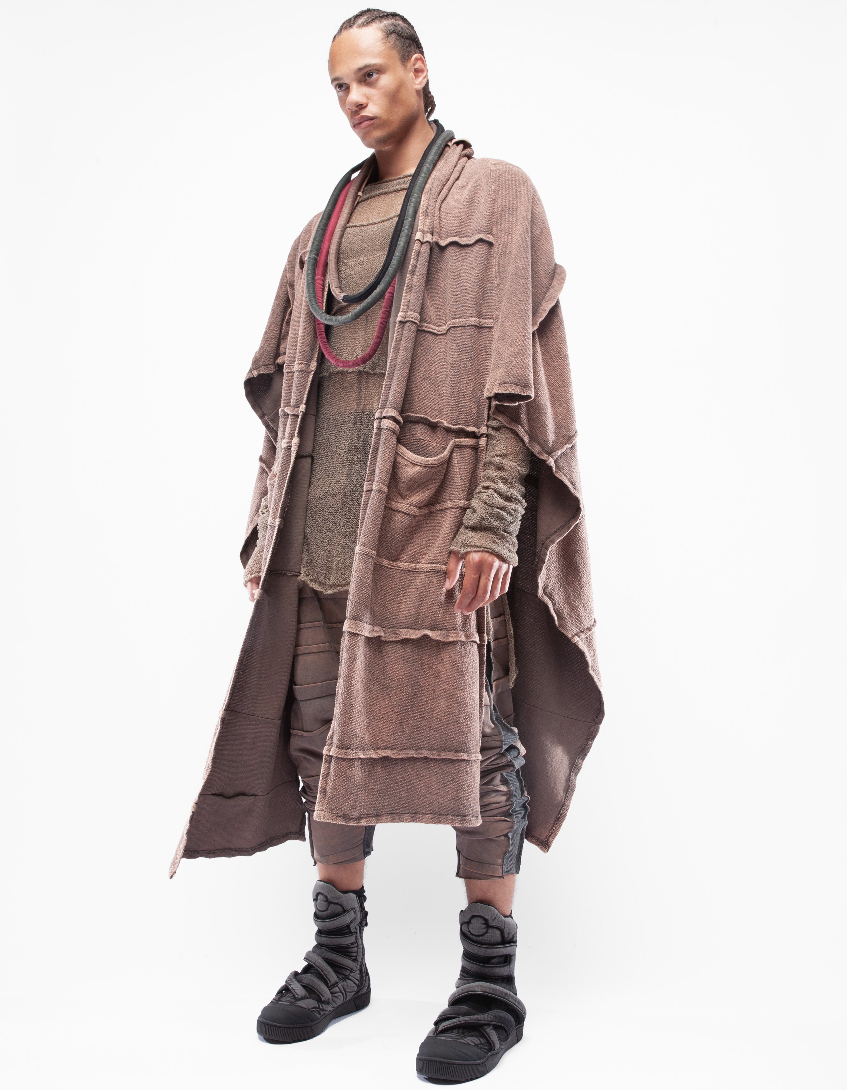 L'ERMITE DU MANTEAU