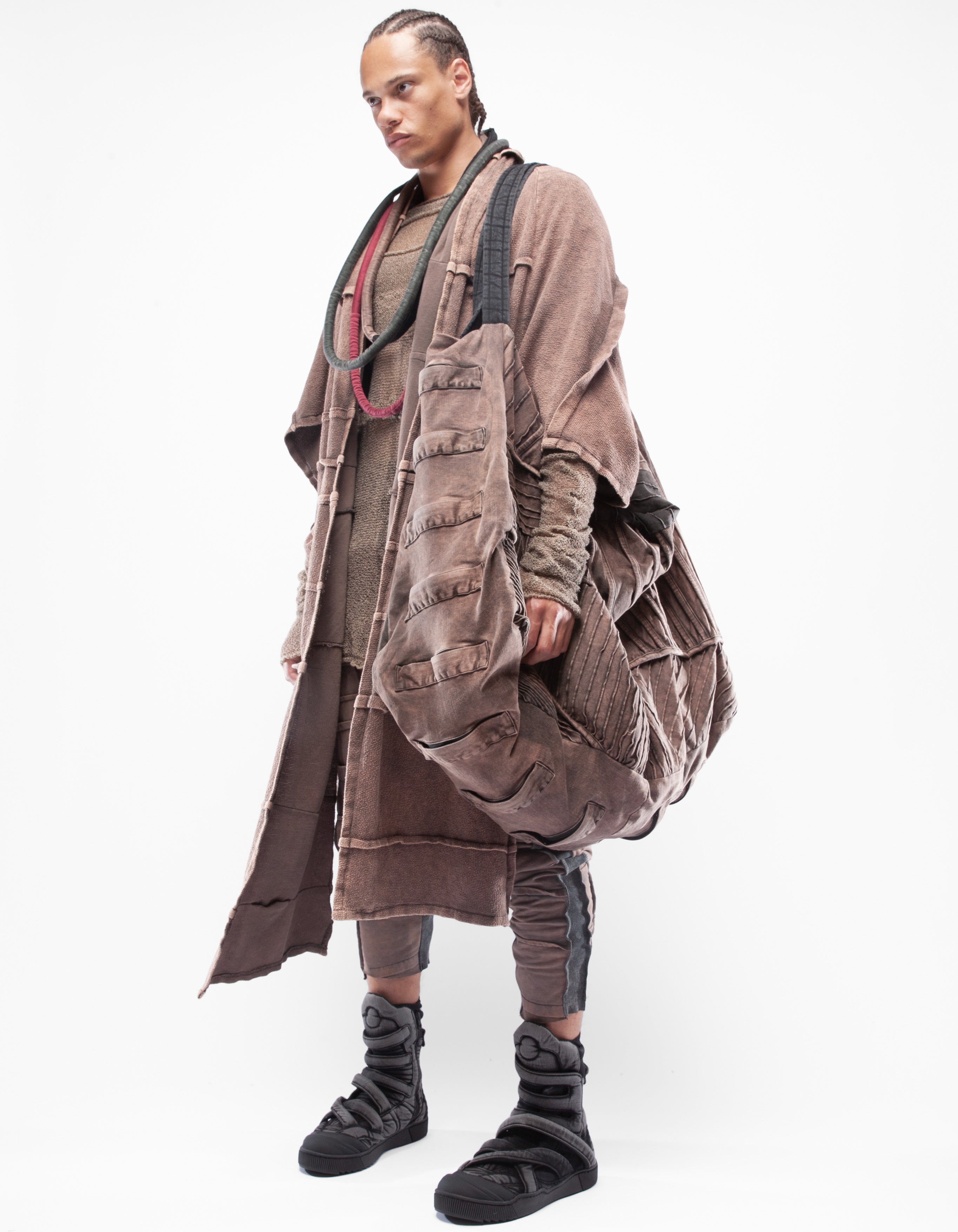 L'ERMITE DU MANTEAU