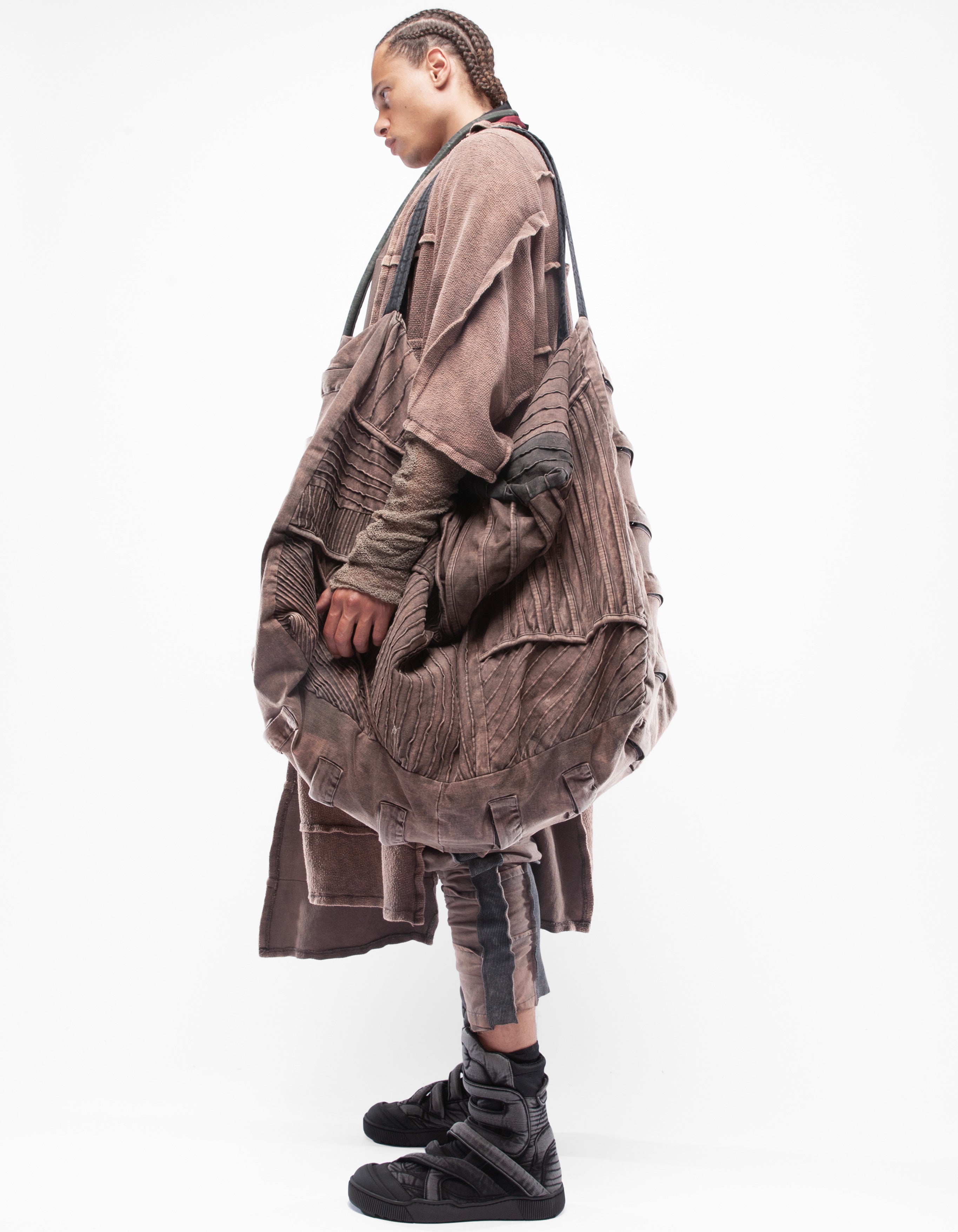 L'ERMITE DU MANTEAU