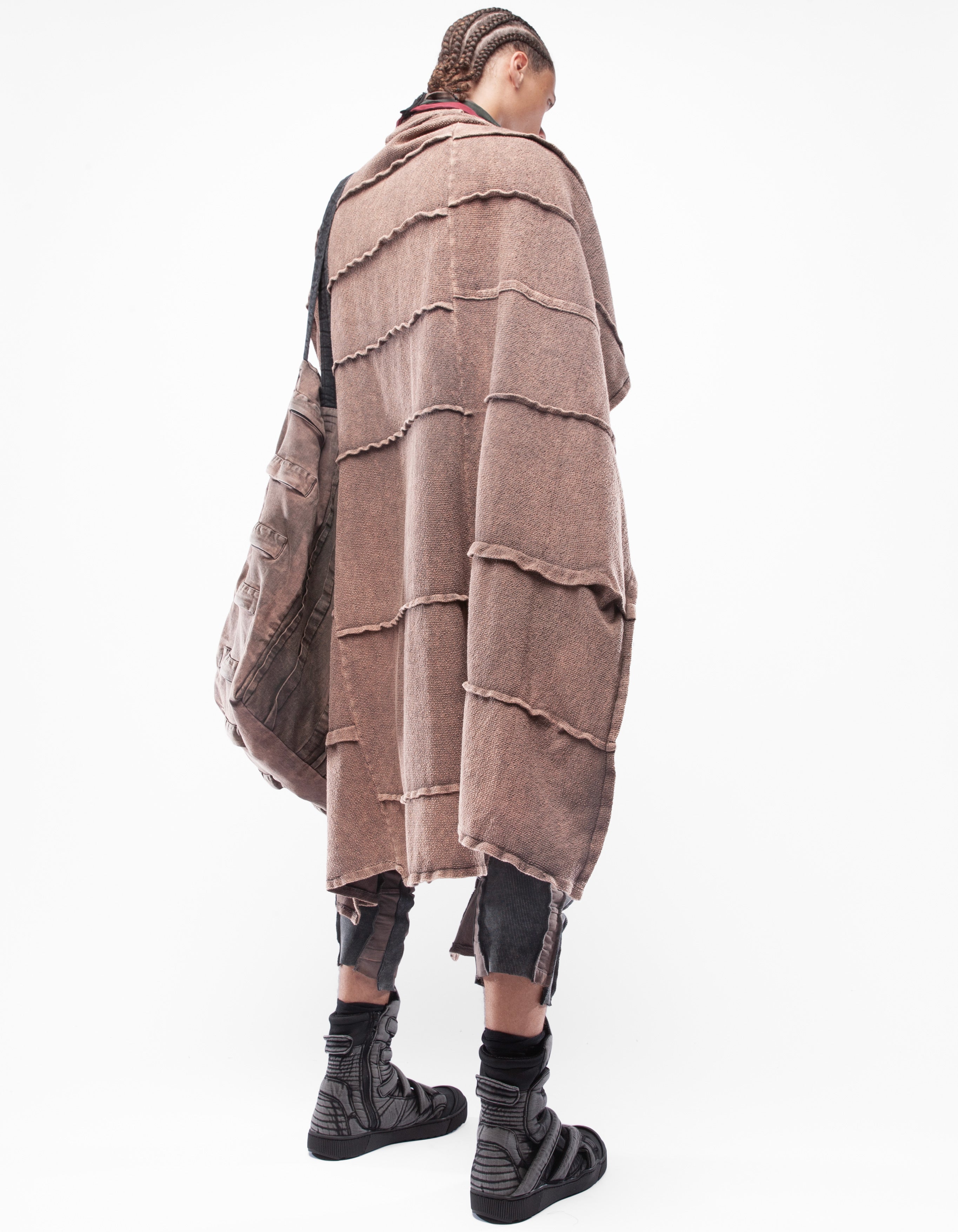 L'ERMITE DU MANTEAU