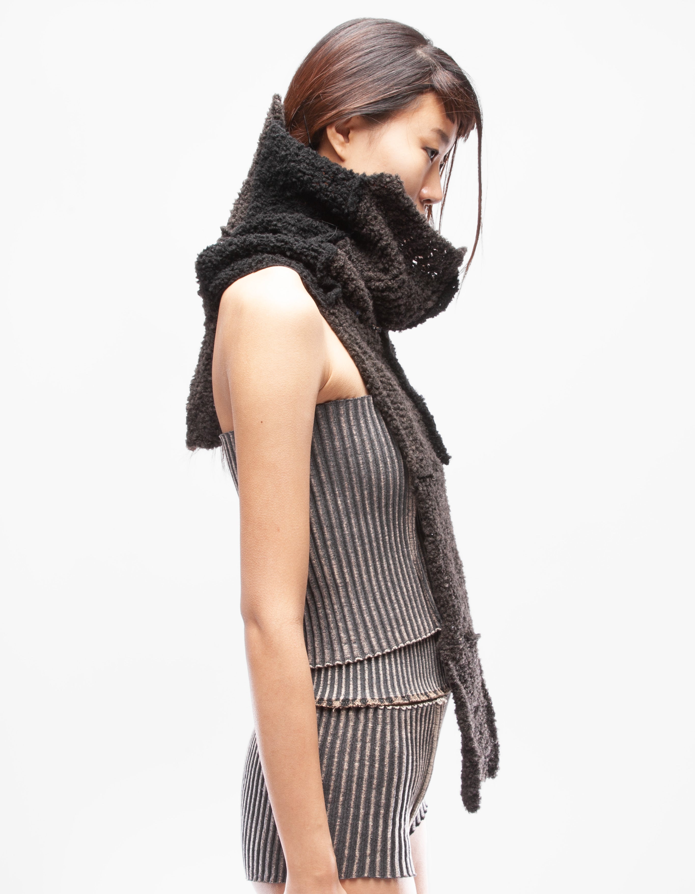 CUELLO UNION LINEA NEGRA