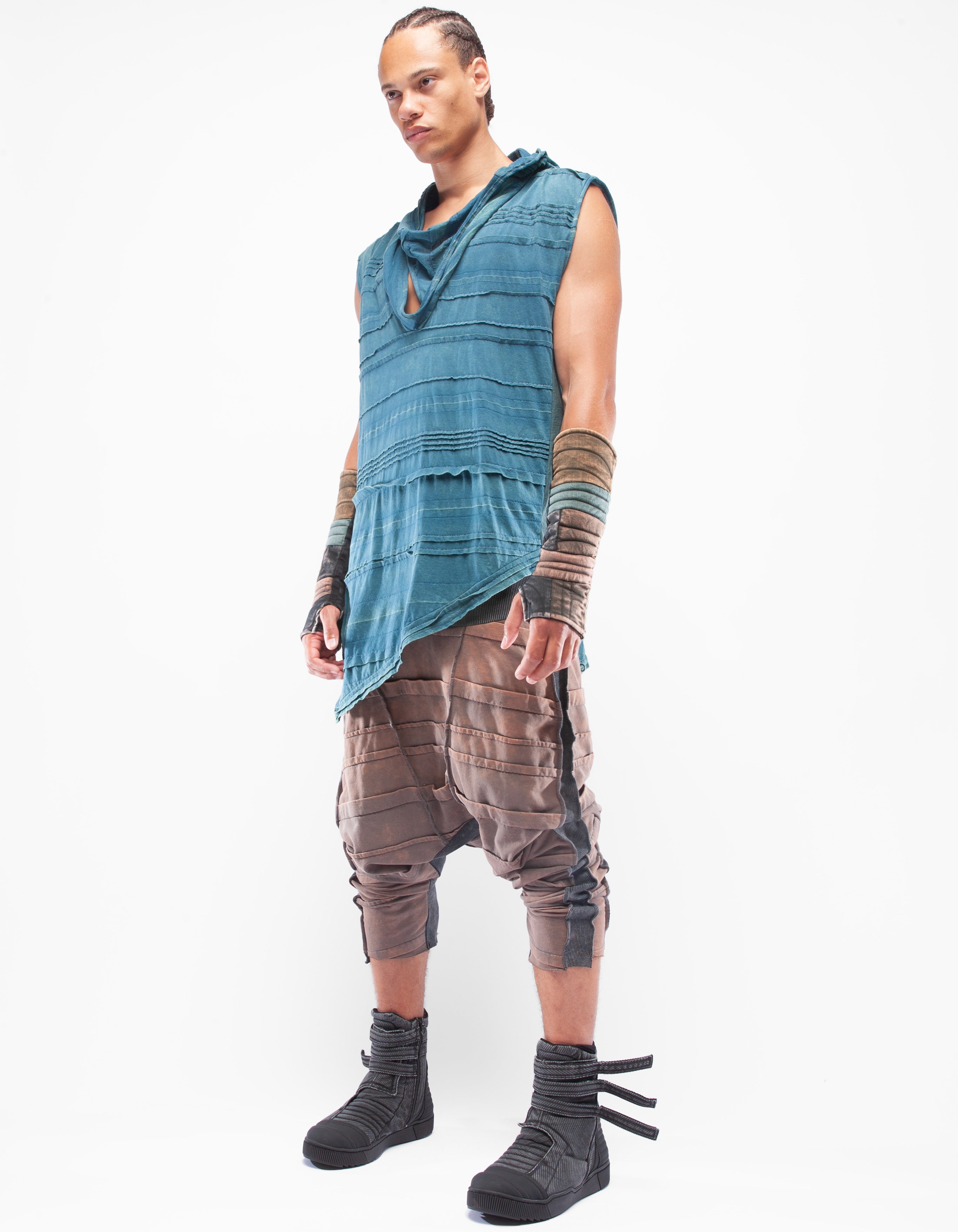 TOP NO SLEEVE COSMIC