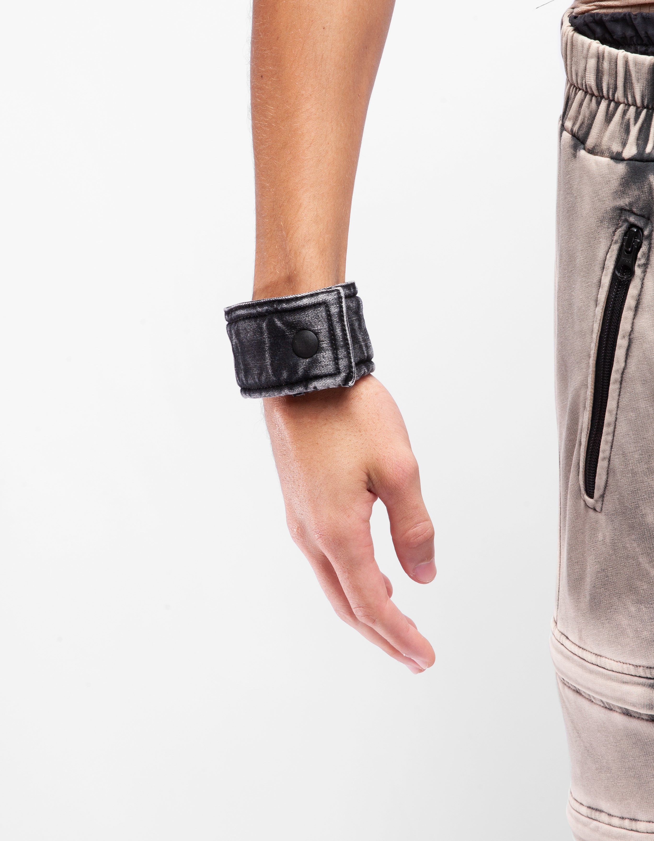 ELEVACIÓN DE PULSERA