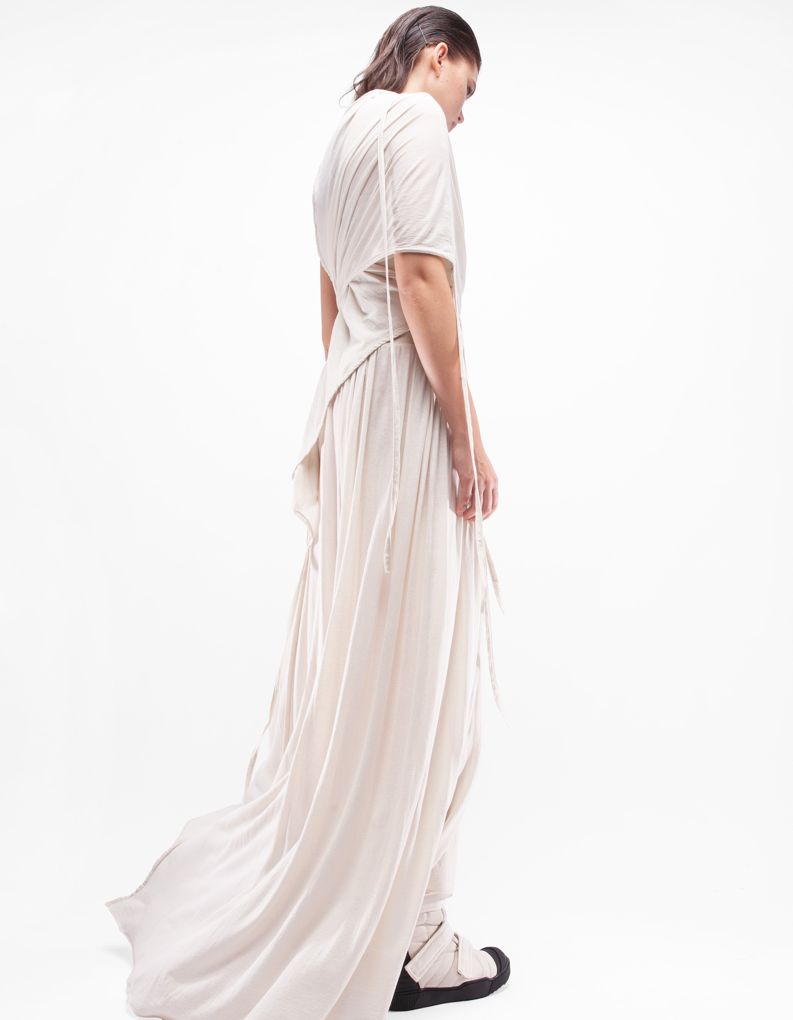 KLEID AUSSCHNITT ASCENSION