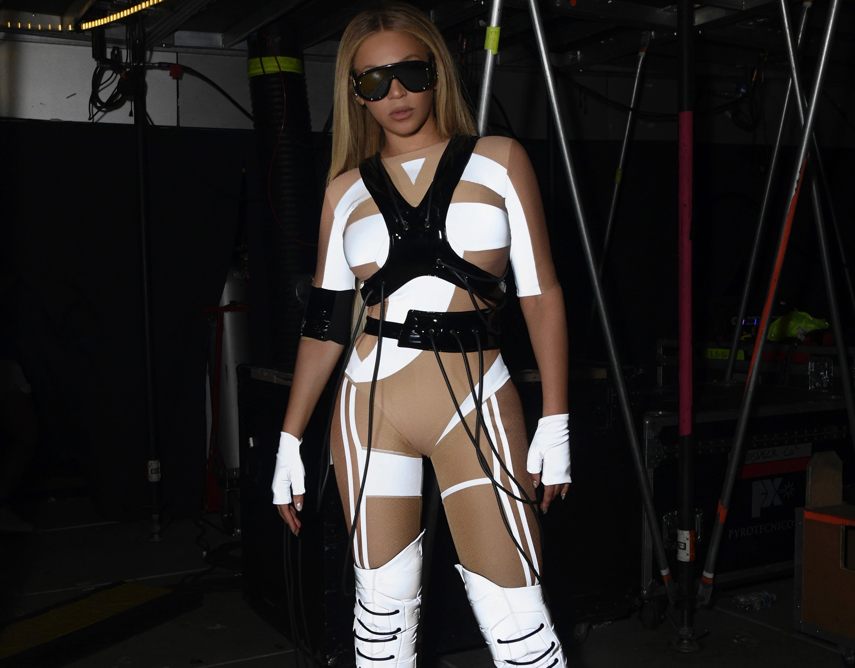 Beyonce Stuns New York Audience in Custom DEMOBAZA look: A Fusion of Fashion and Futurism