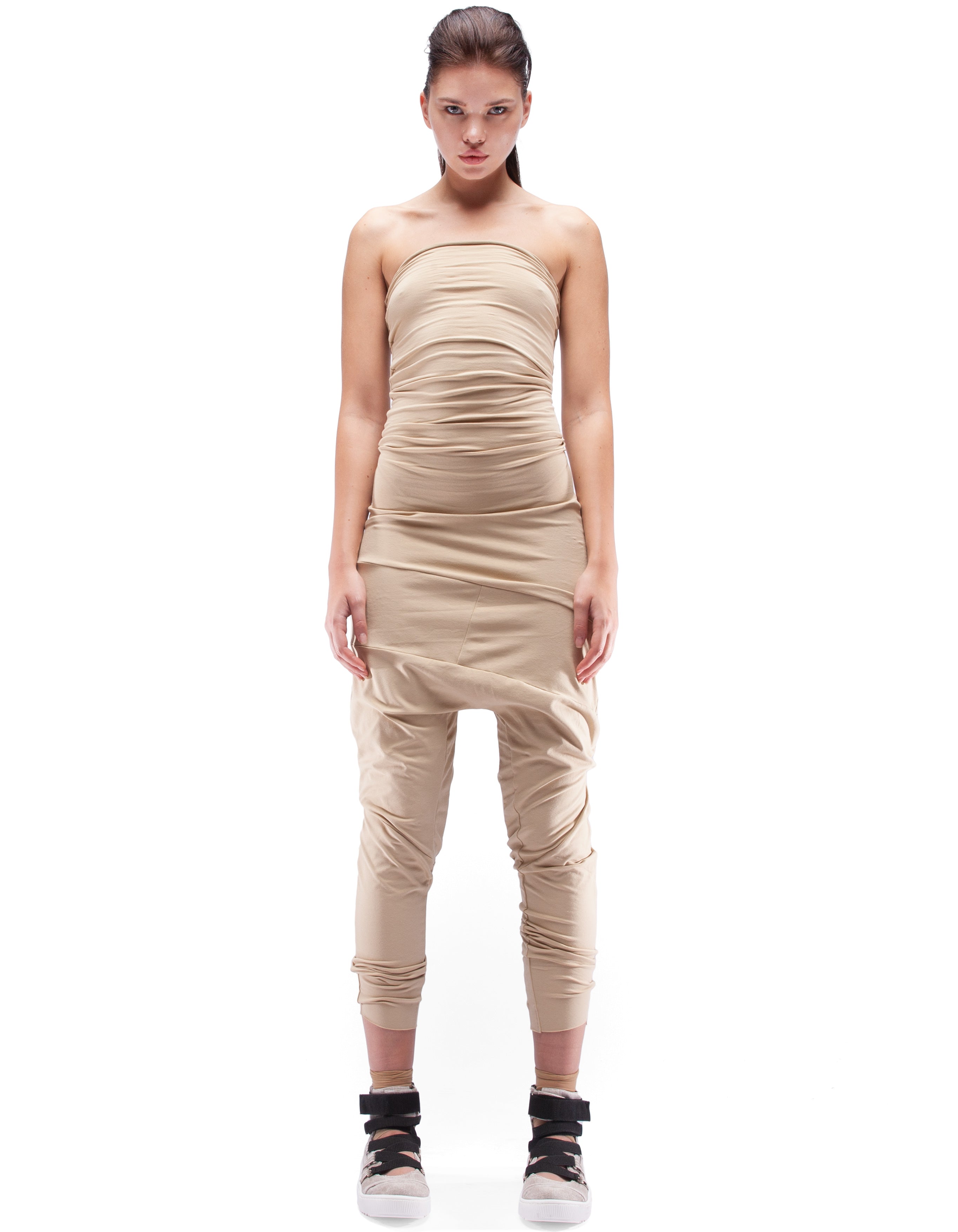 BAGGY CUT OUT SKIN