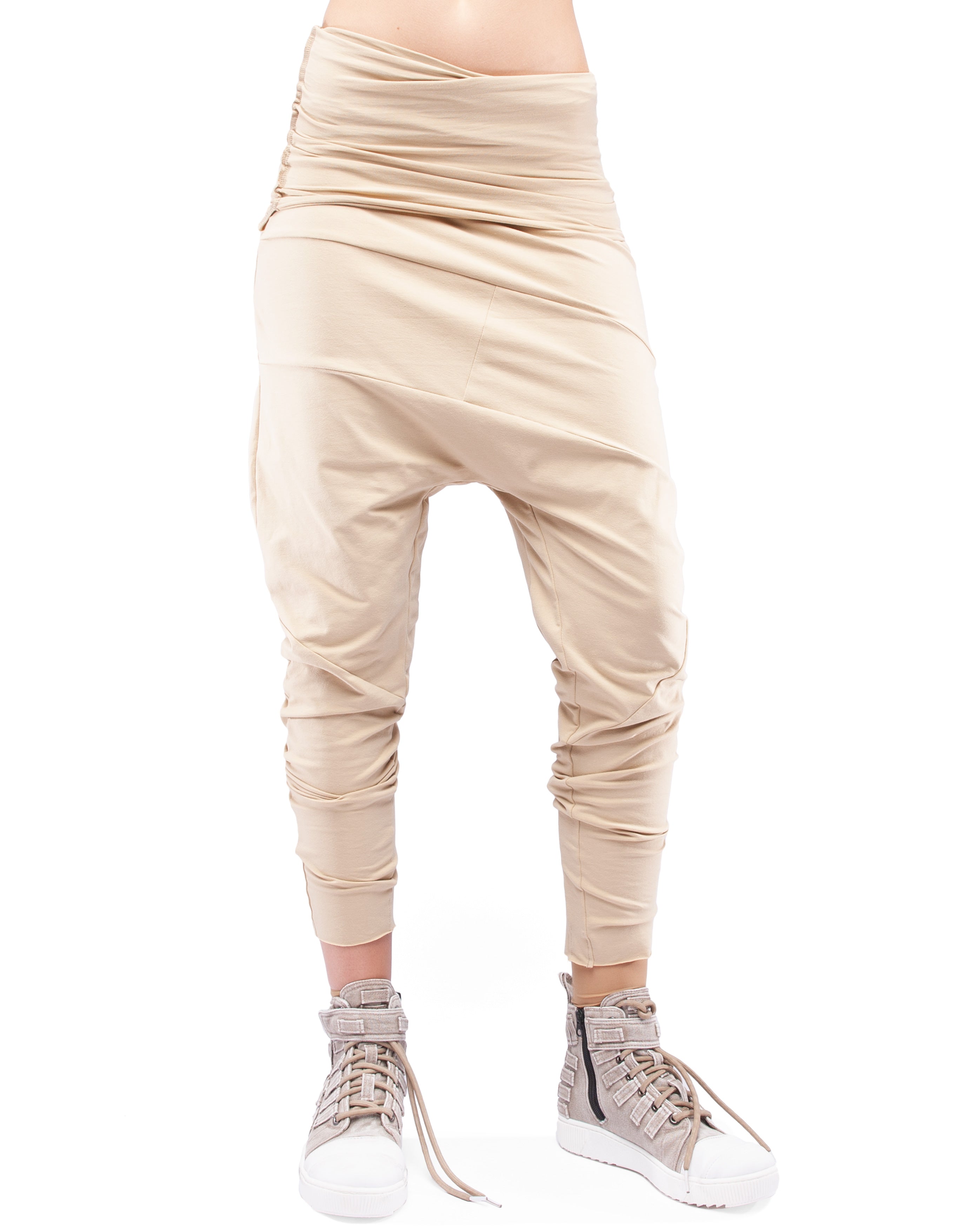 BAGGY CUT OUT SKIN