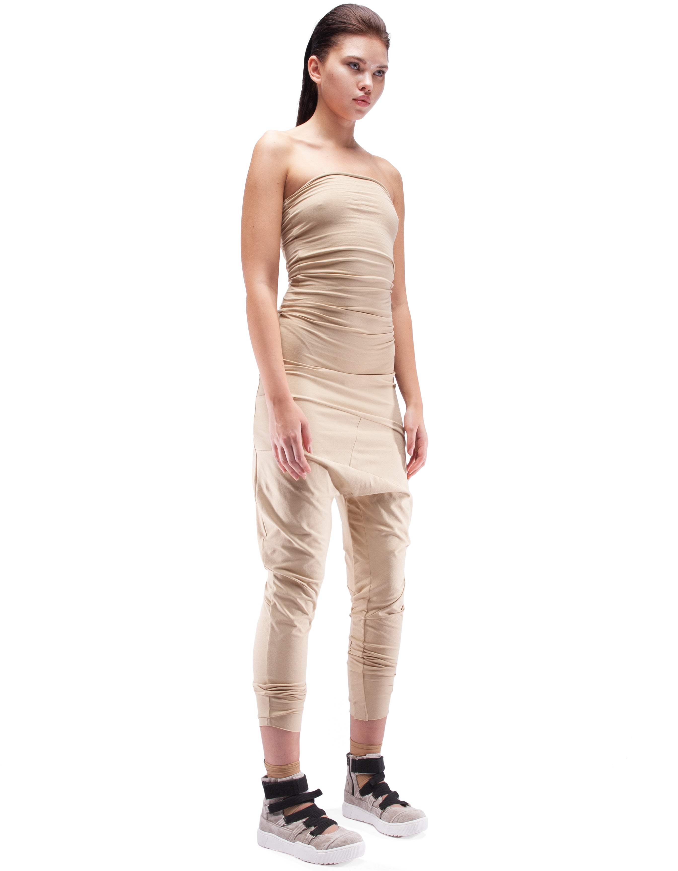 BAGGY CUT OUT SKIN