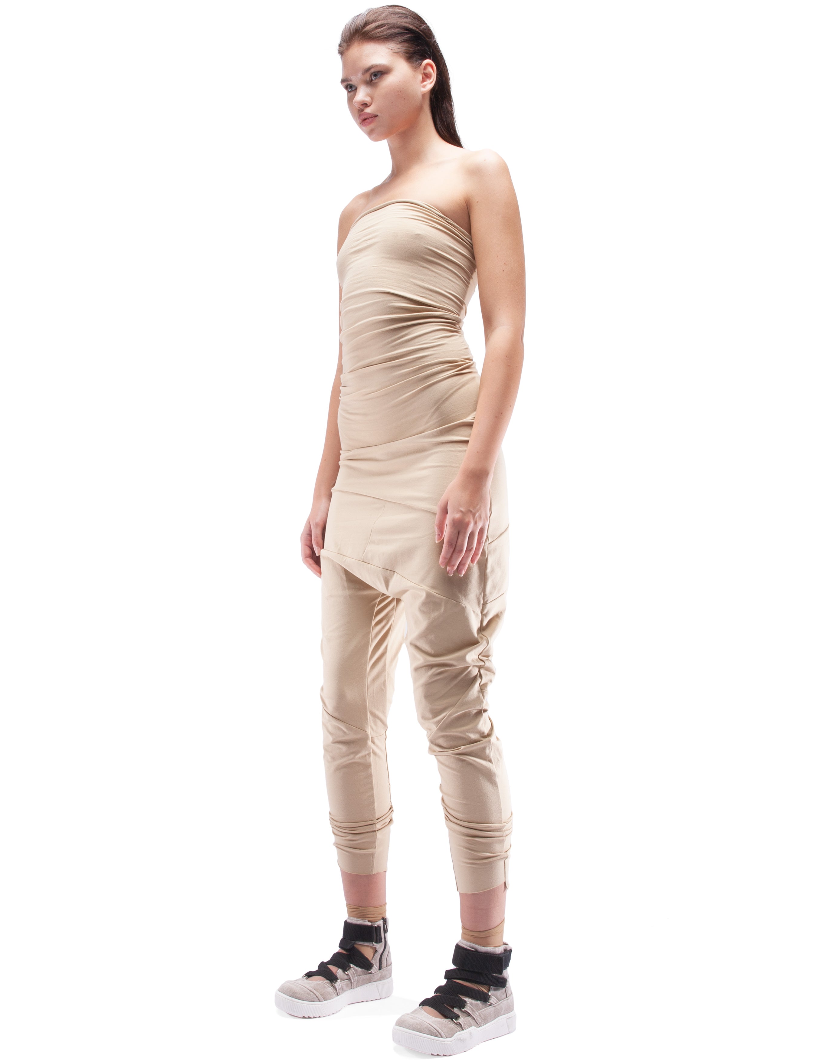 BAGGY CUT OUT SKIN