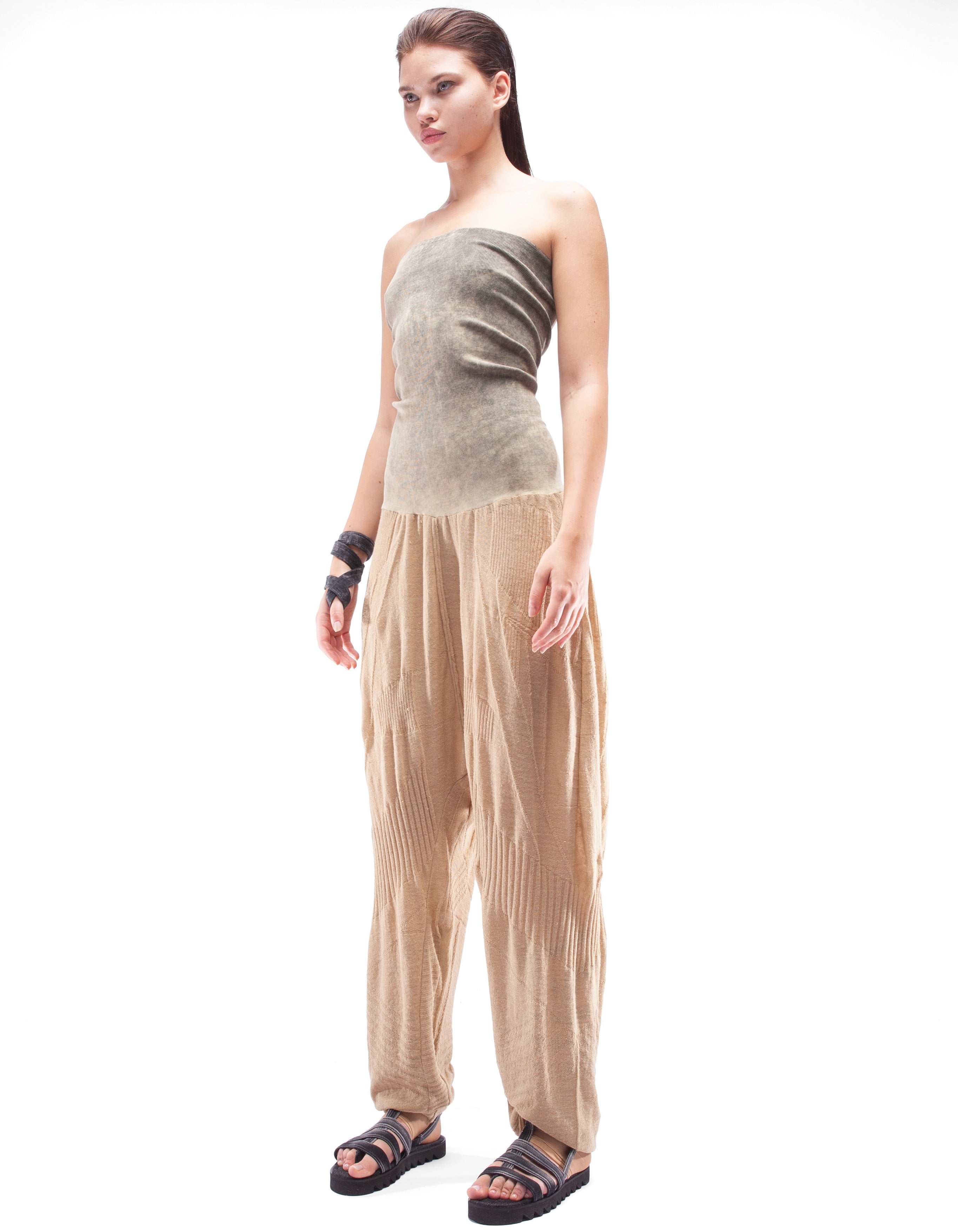 BAGGY TROUSERS REUNION