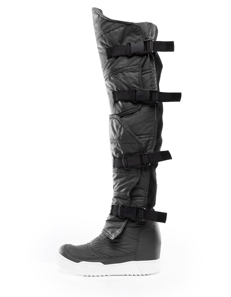 BOOTS STAND OUT