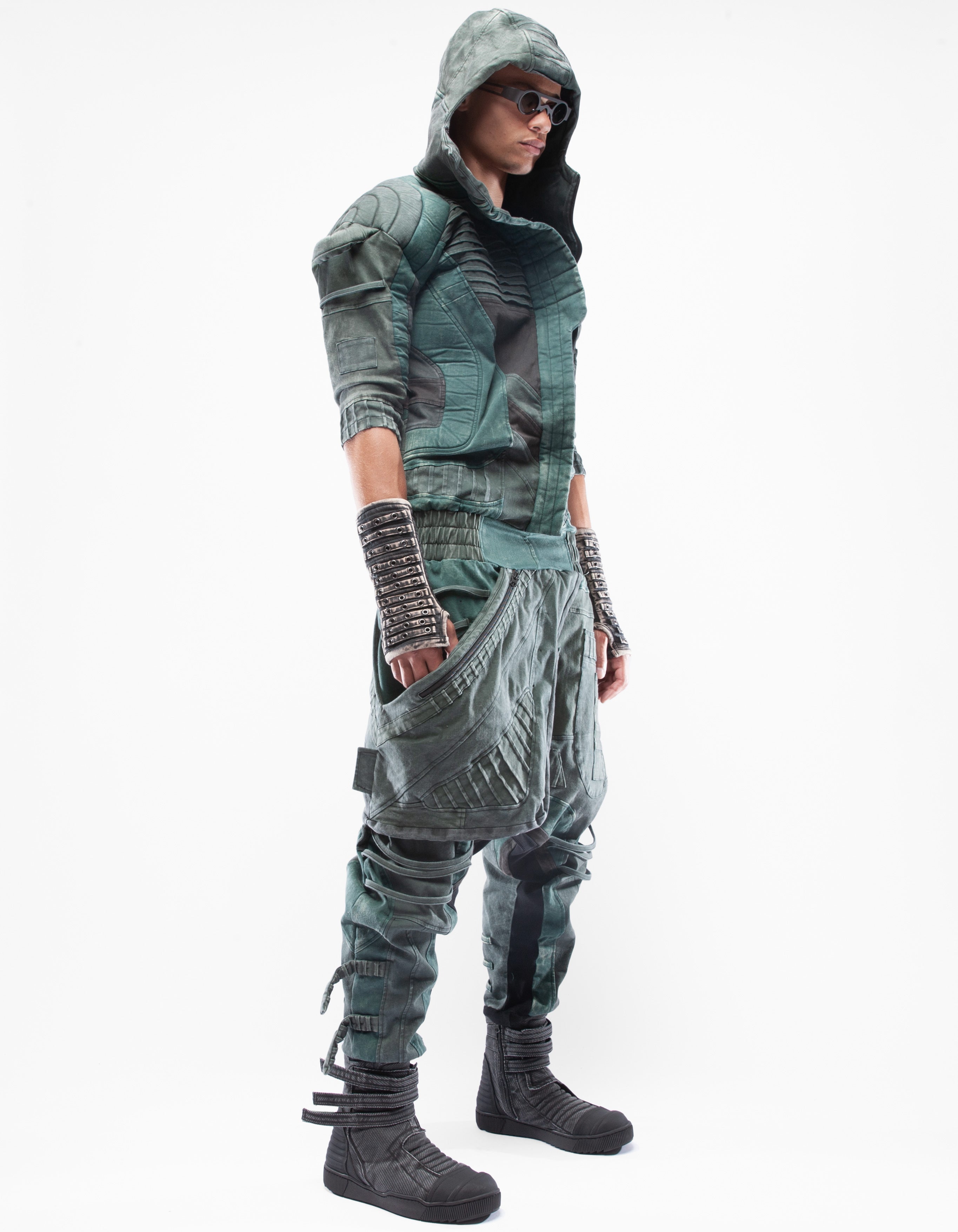 DATA SUIT M