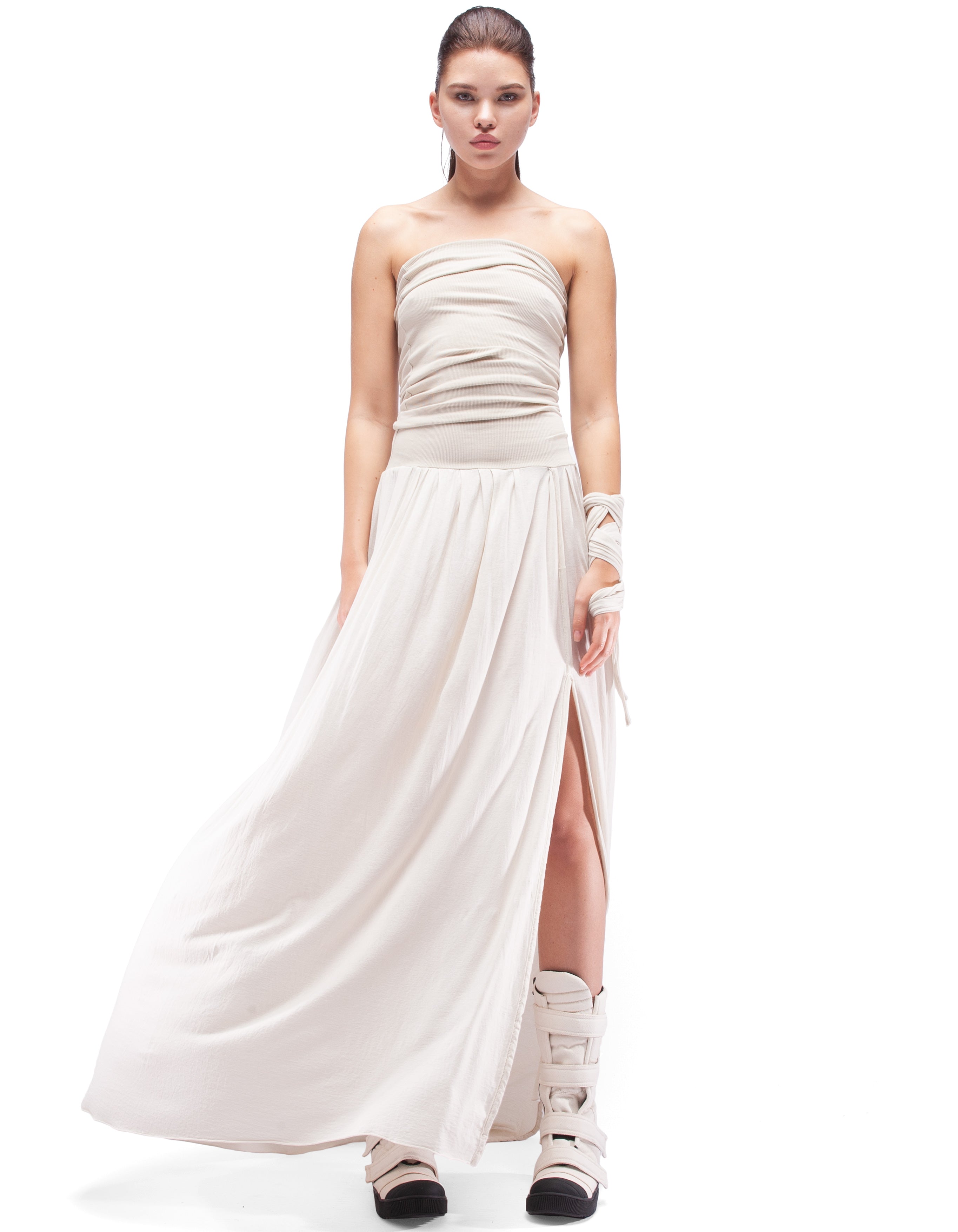 DRESS CUT OUT ASCENSION