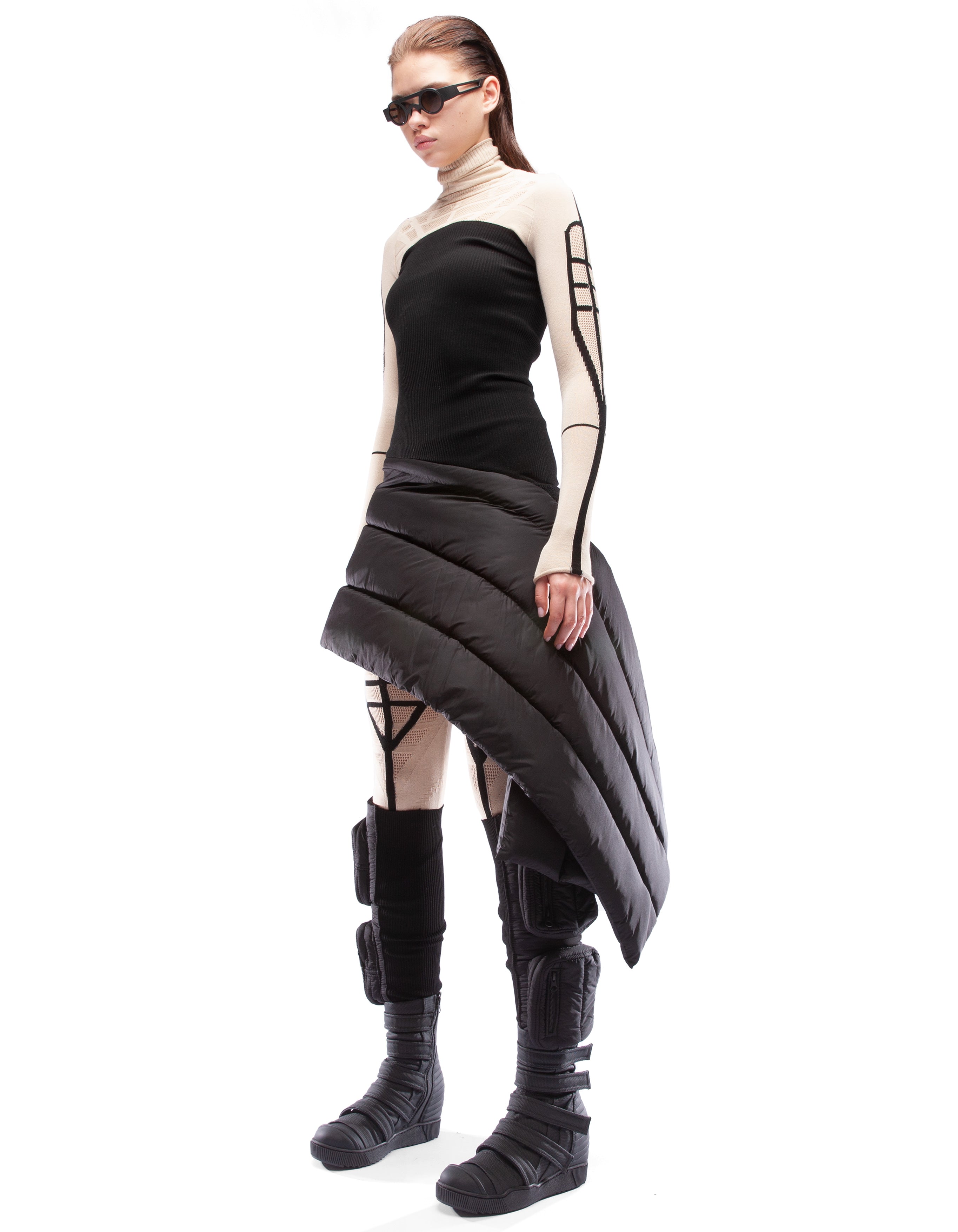DRESS CUT OUT TIMELESS