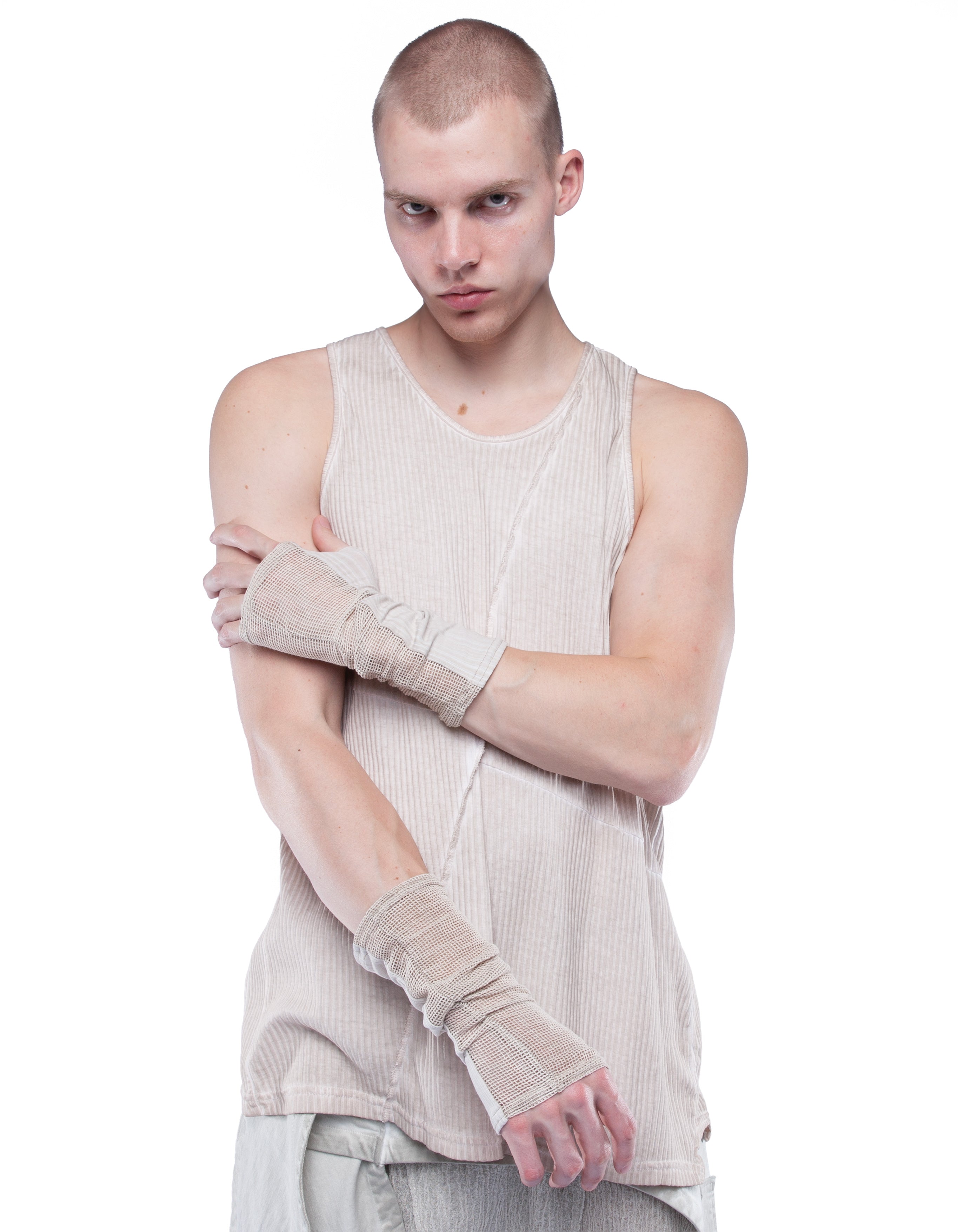 GLOVES SEQUENCE