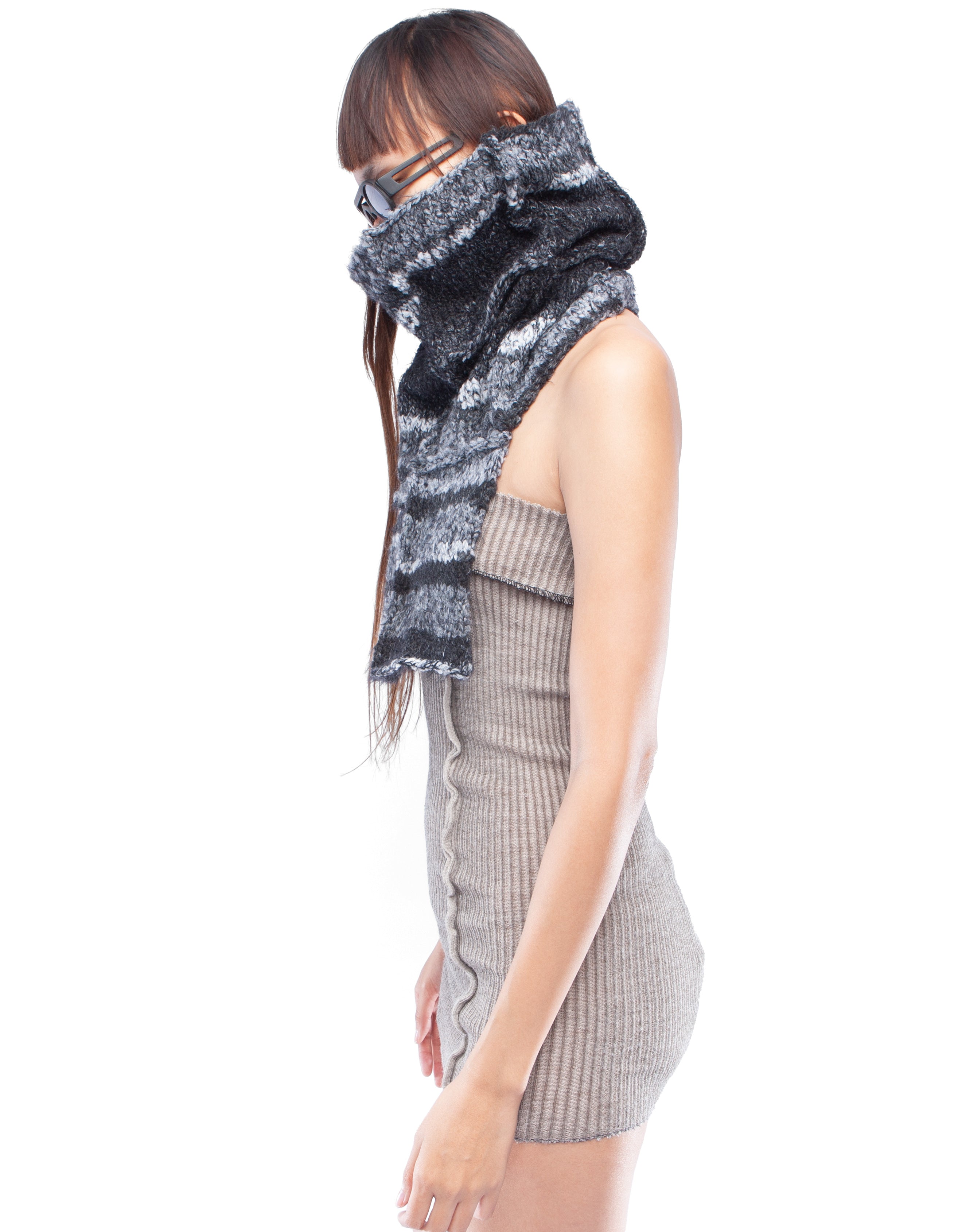 GULE SHAWL AWARE