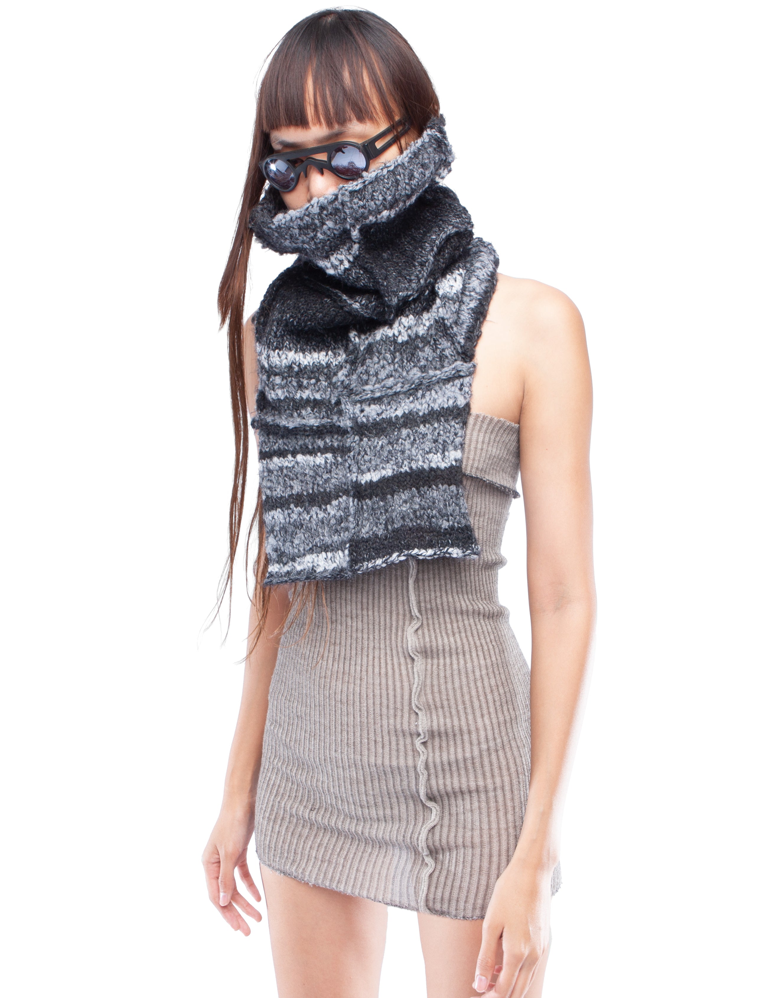 GULE SHAWL AWARE
