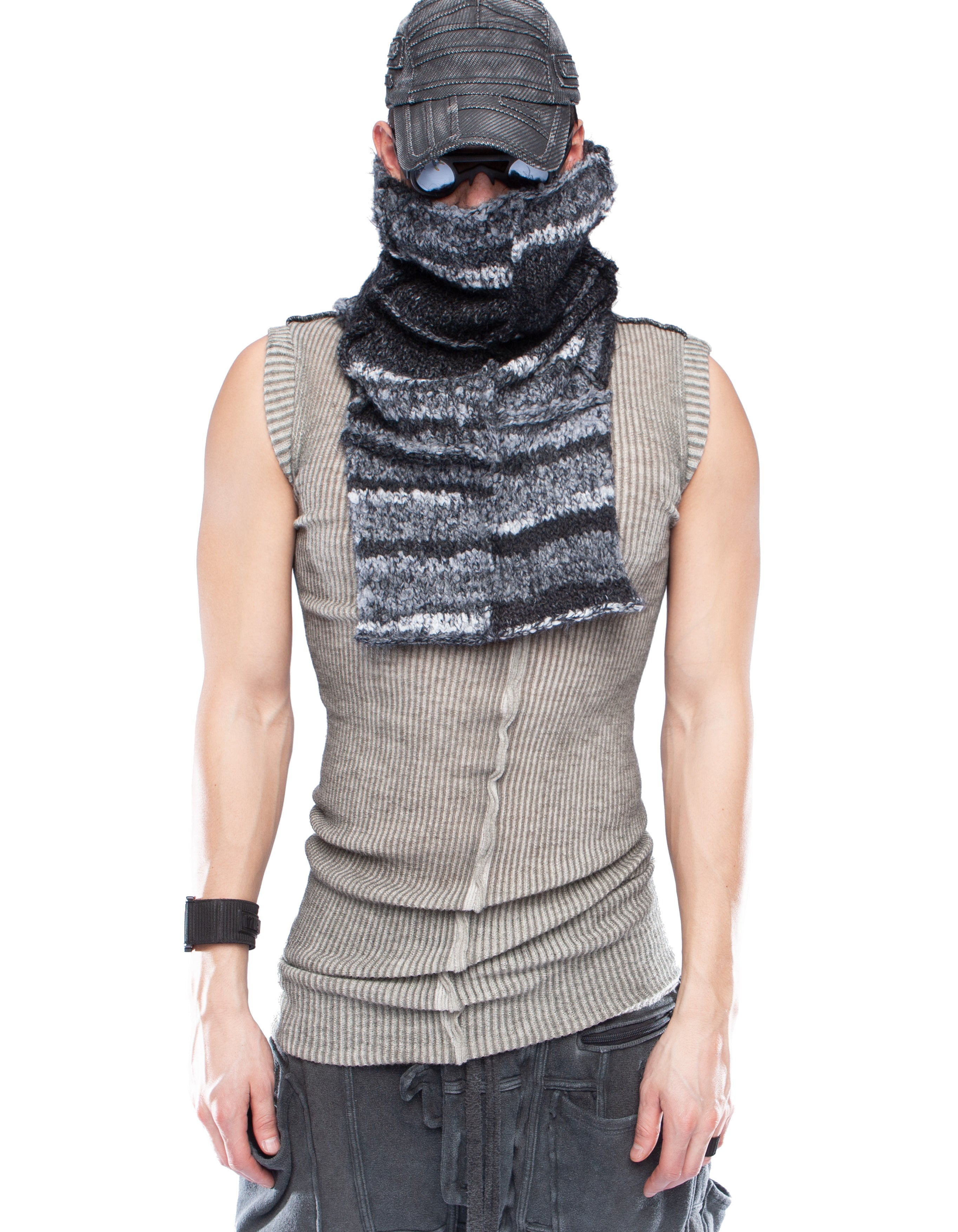 GULE SHAWL AWARE