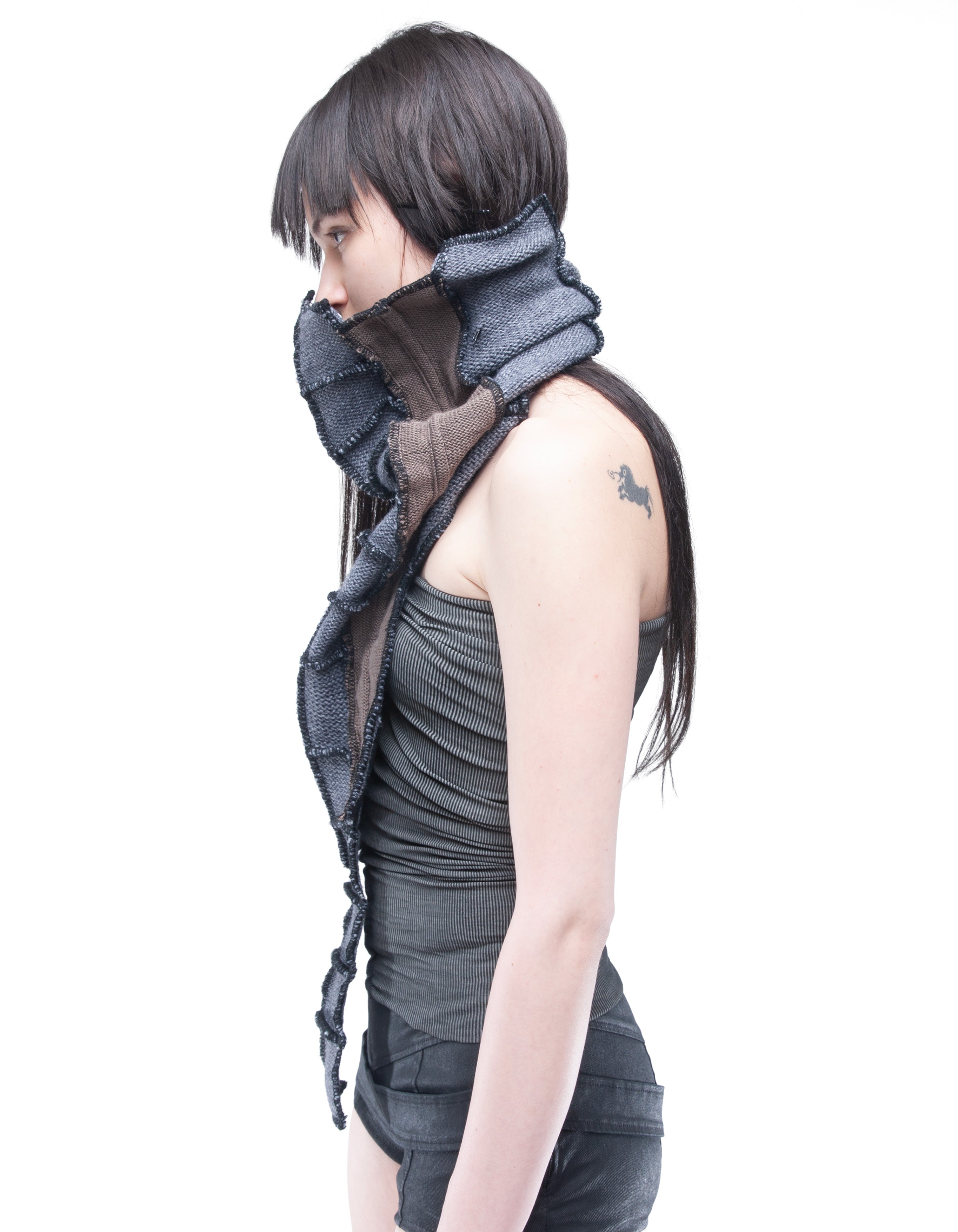 GULE SHAWL EVOLVE