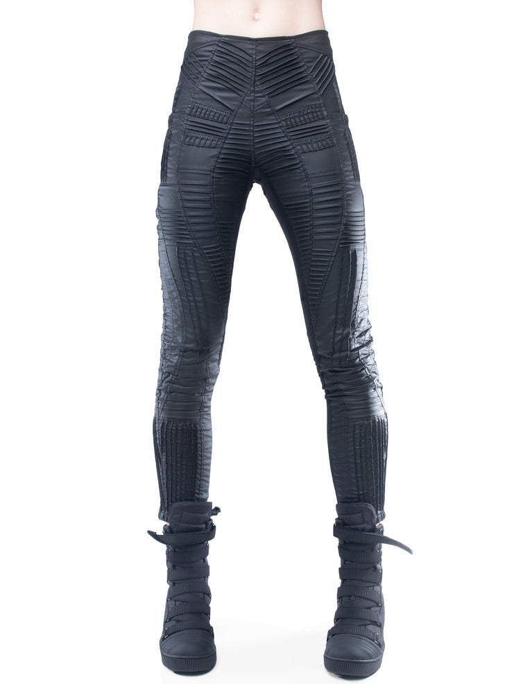 JEANS BEYOND
