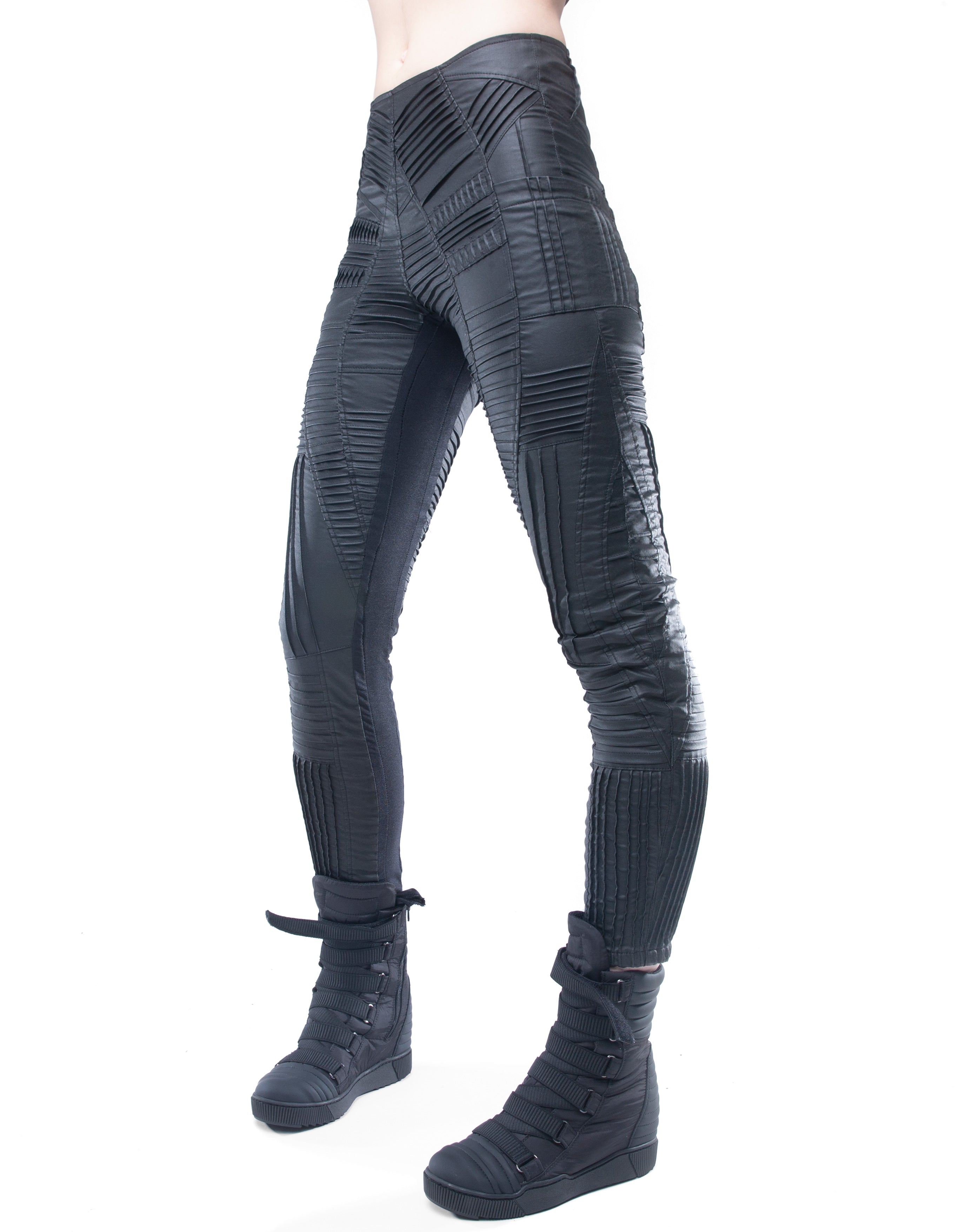 JEANS BEYOND