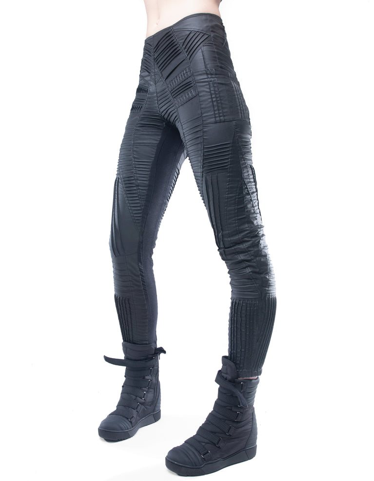 JEANS BEYOND