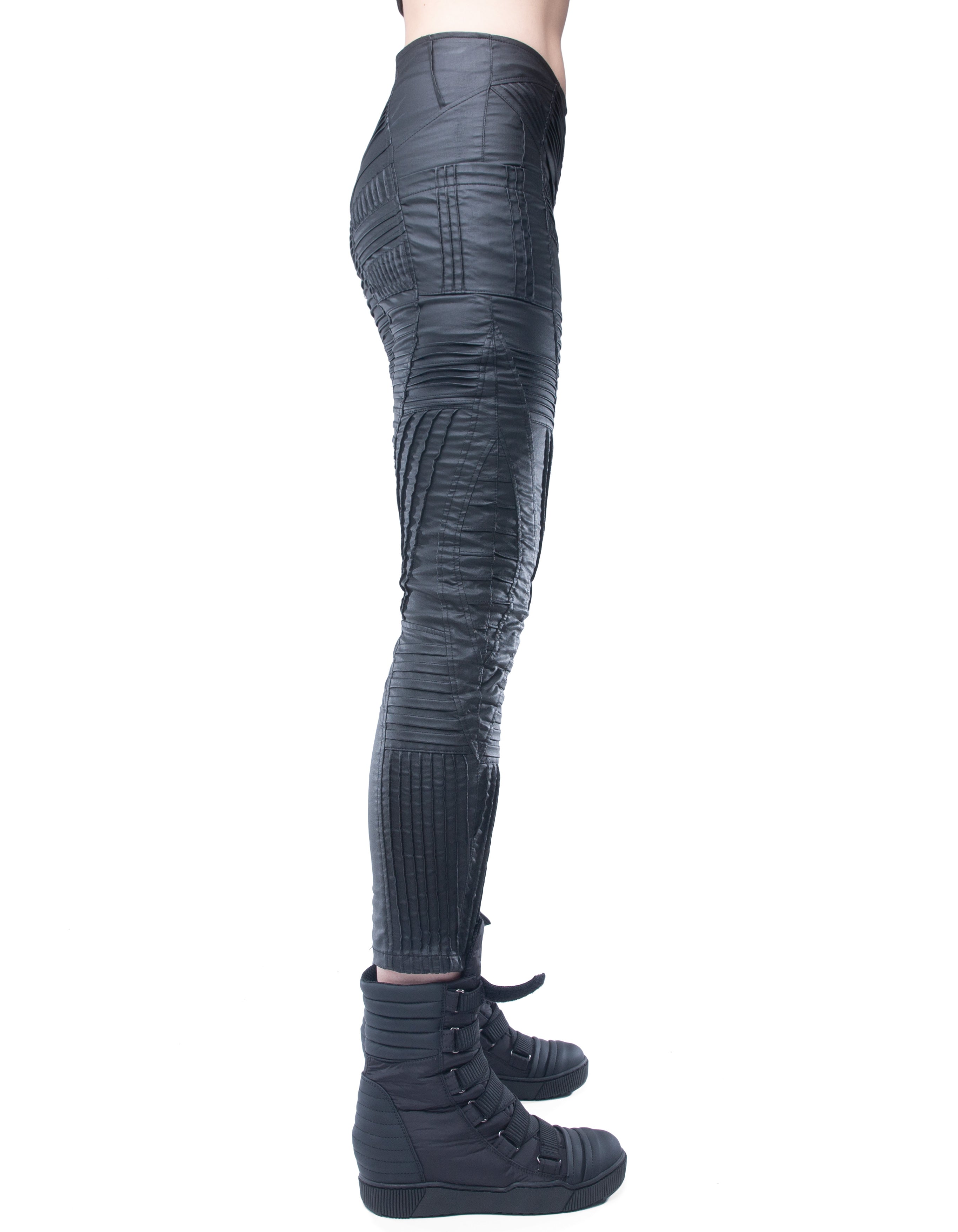 JEANS BEYOND