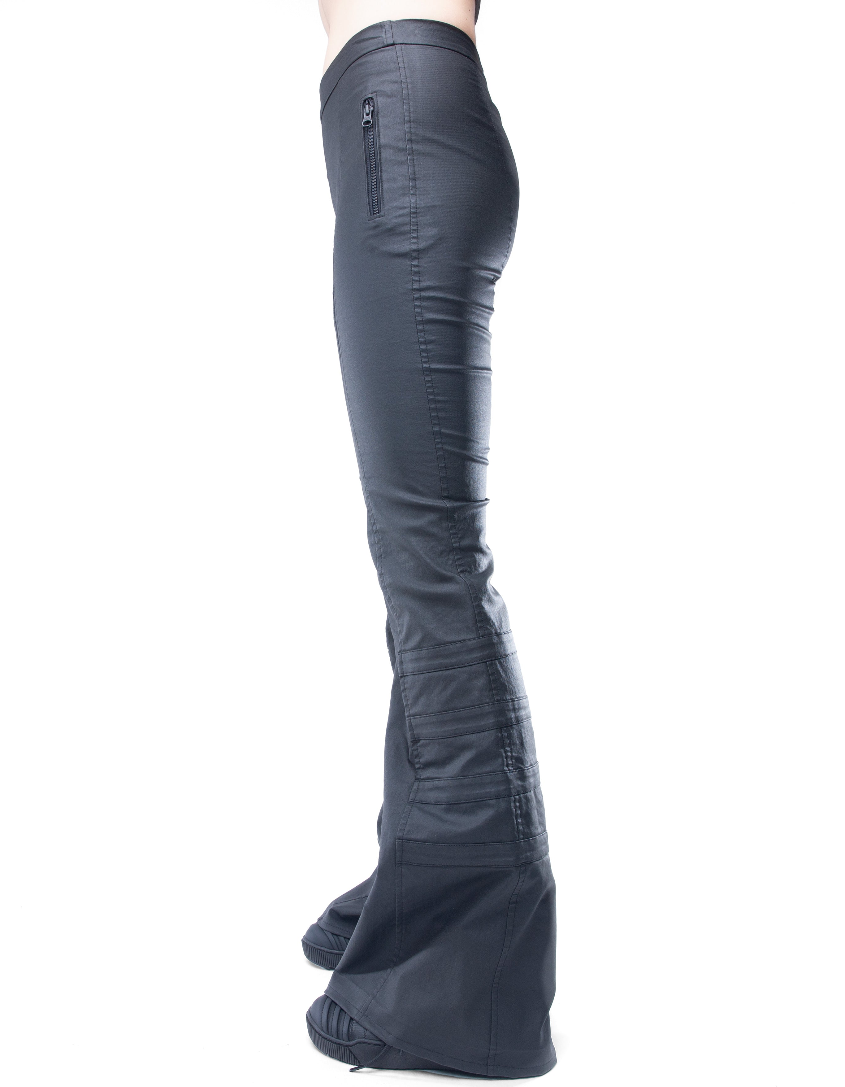 JEANS BEYOND LEVEL