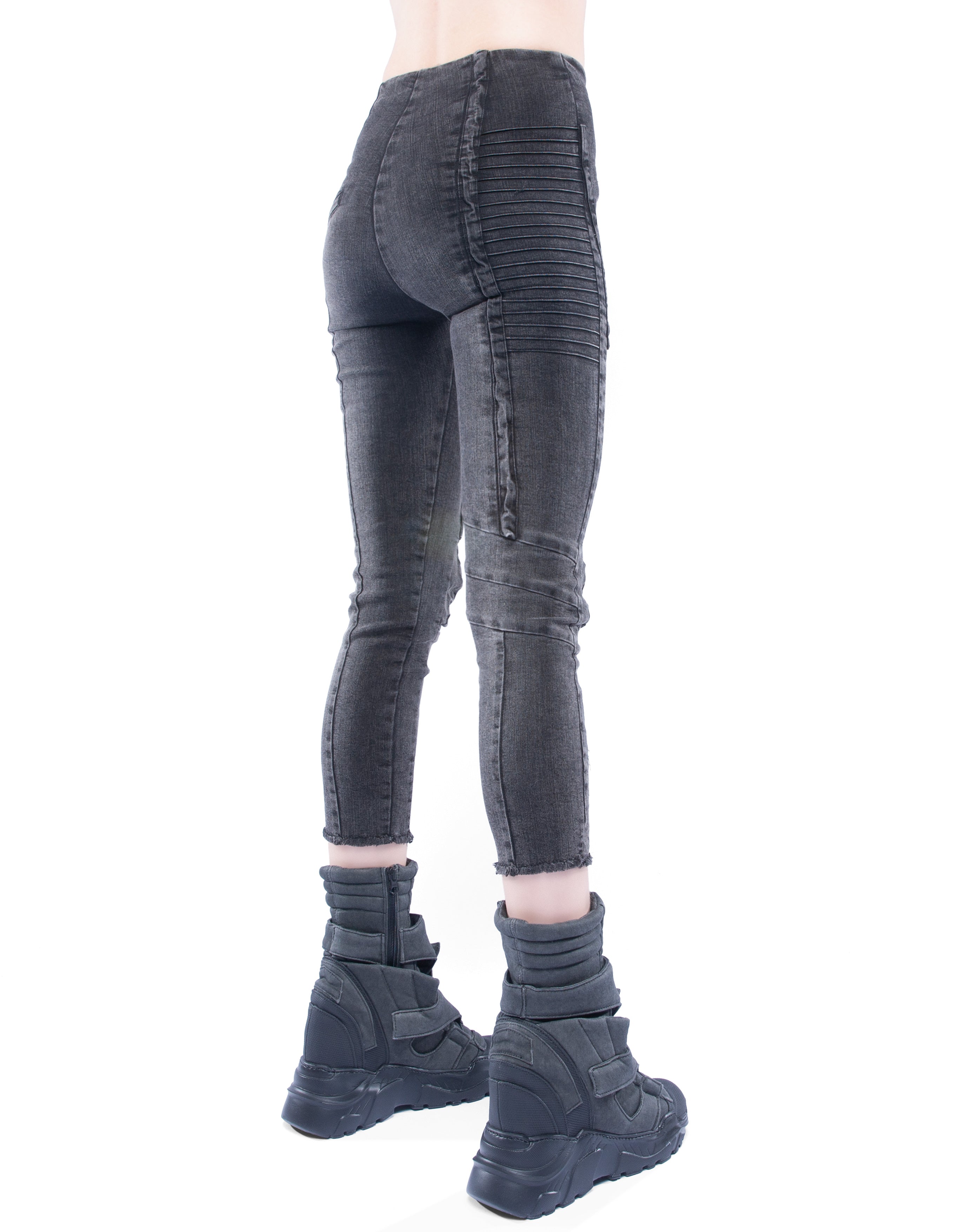 JEANS RECONSTRUCT KNEES