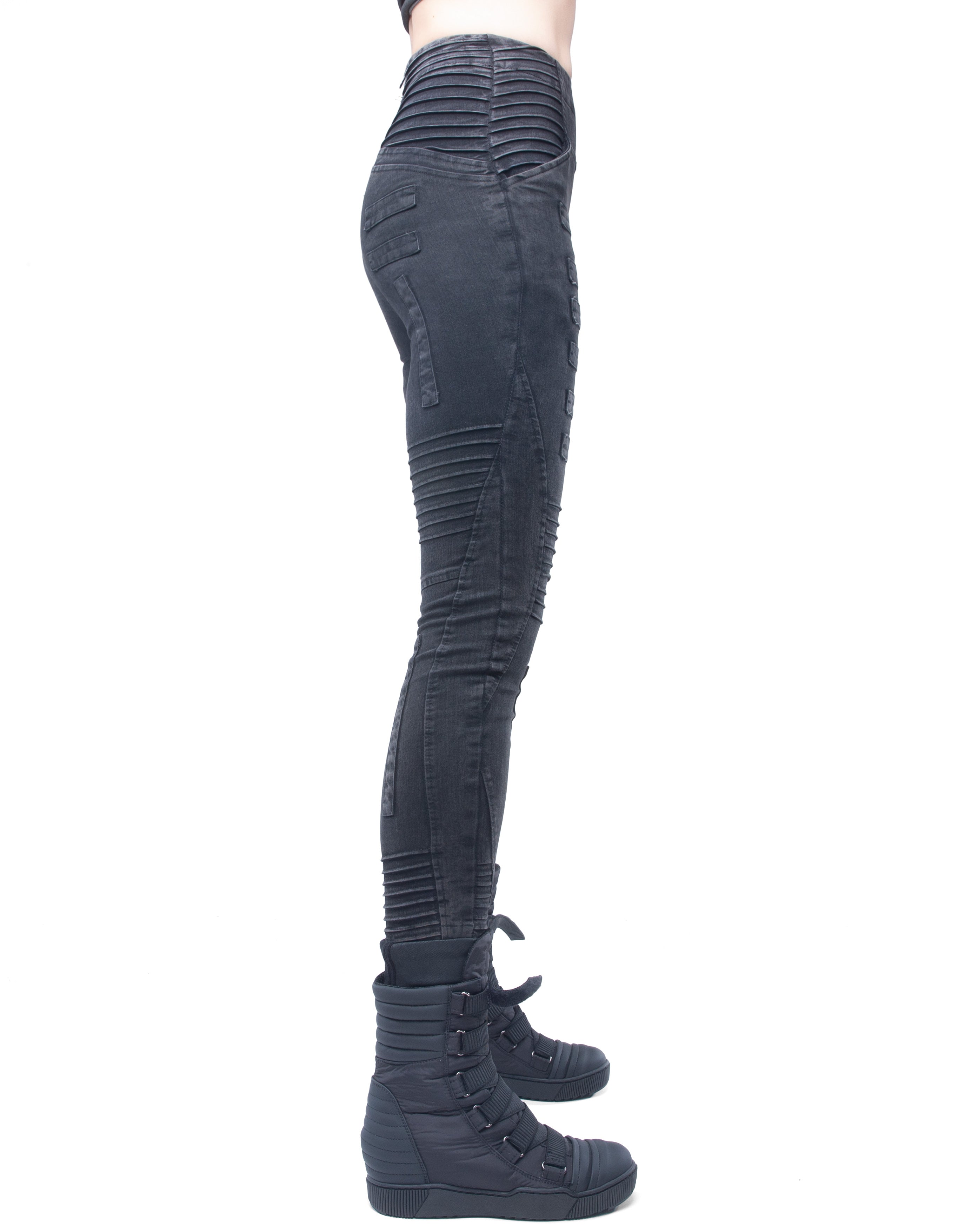JEANS REFRAME