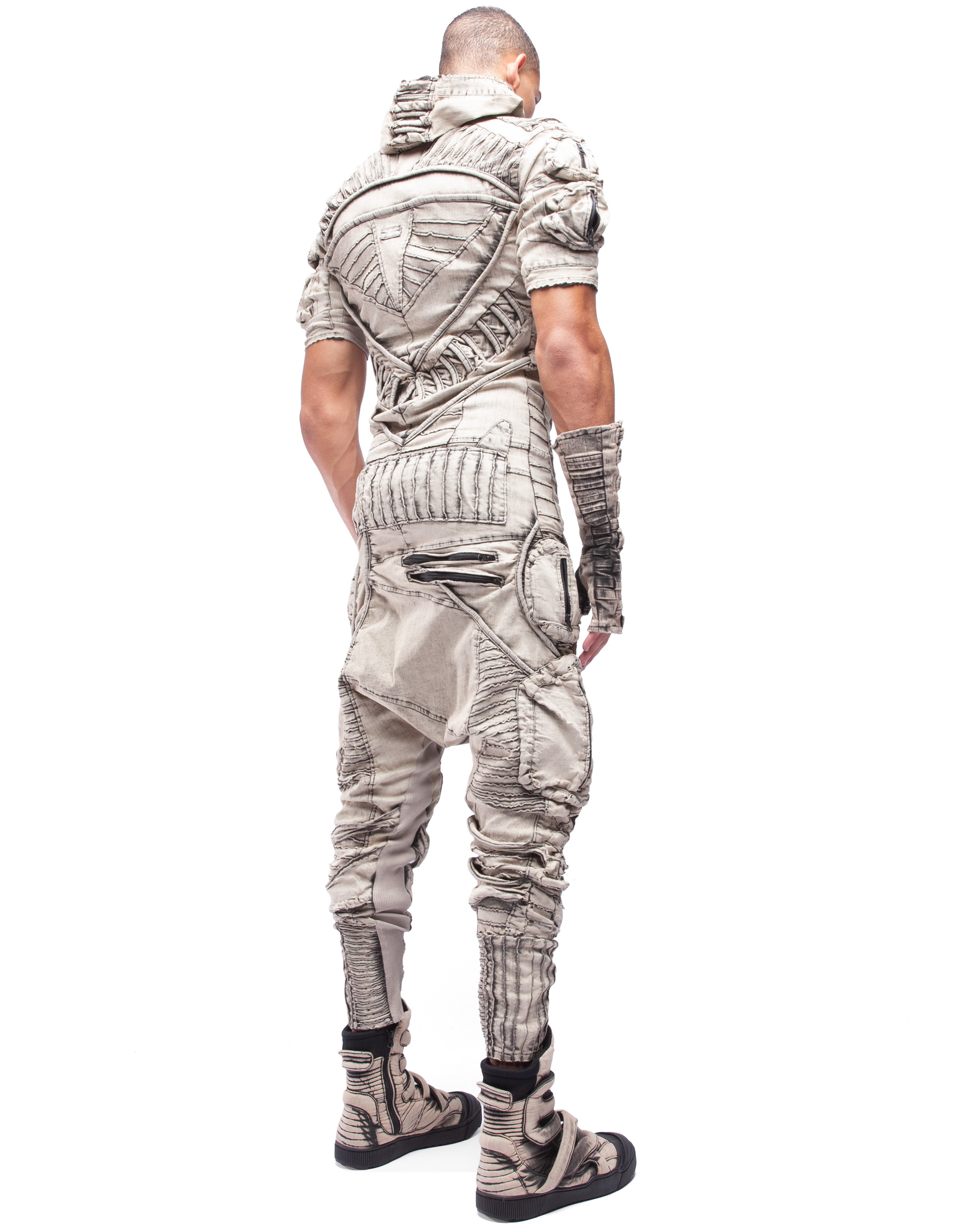 OVERALL DIMENSION M