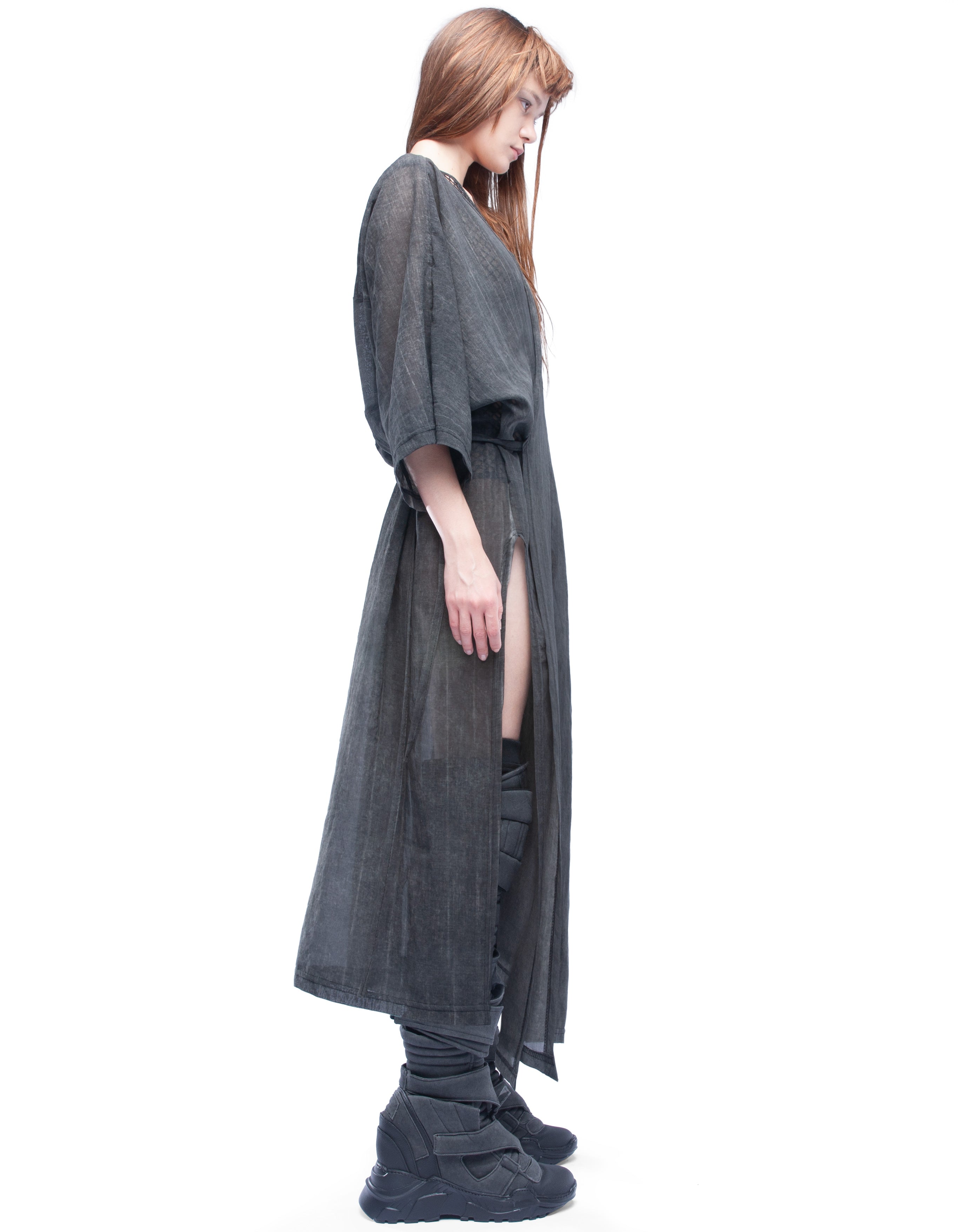 ROBE ASHTAR