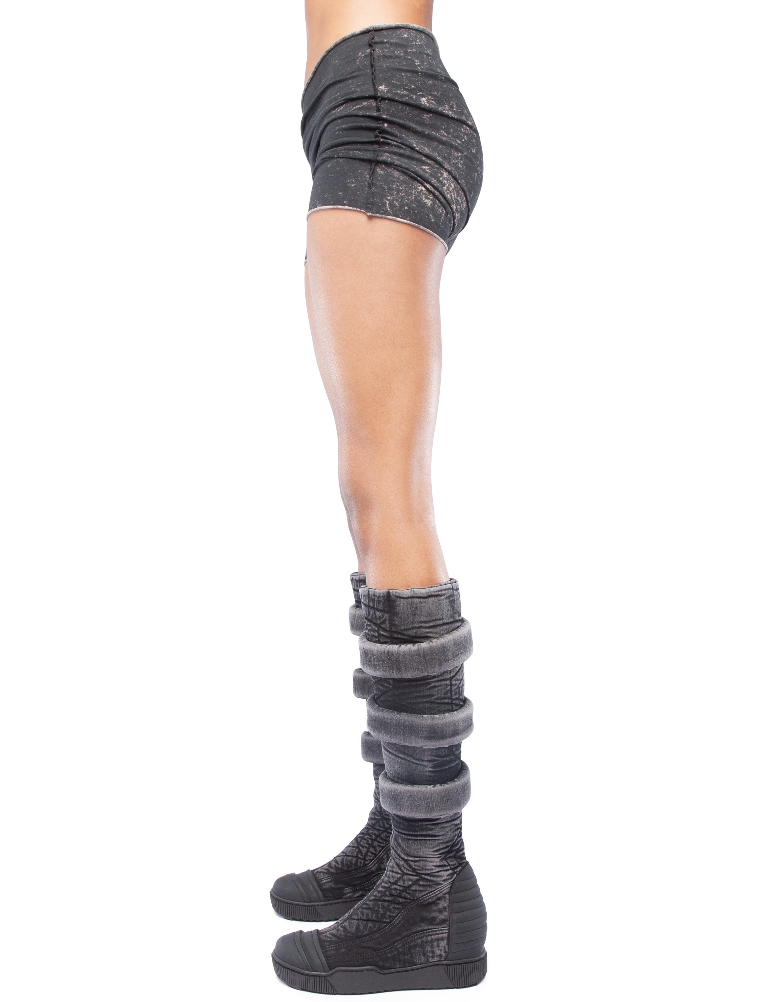 SHORTS SPACE