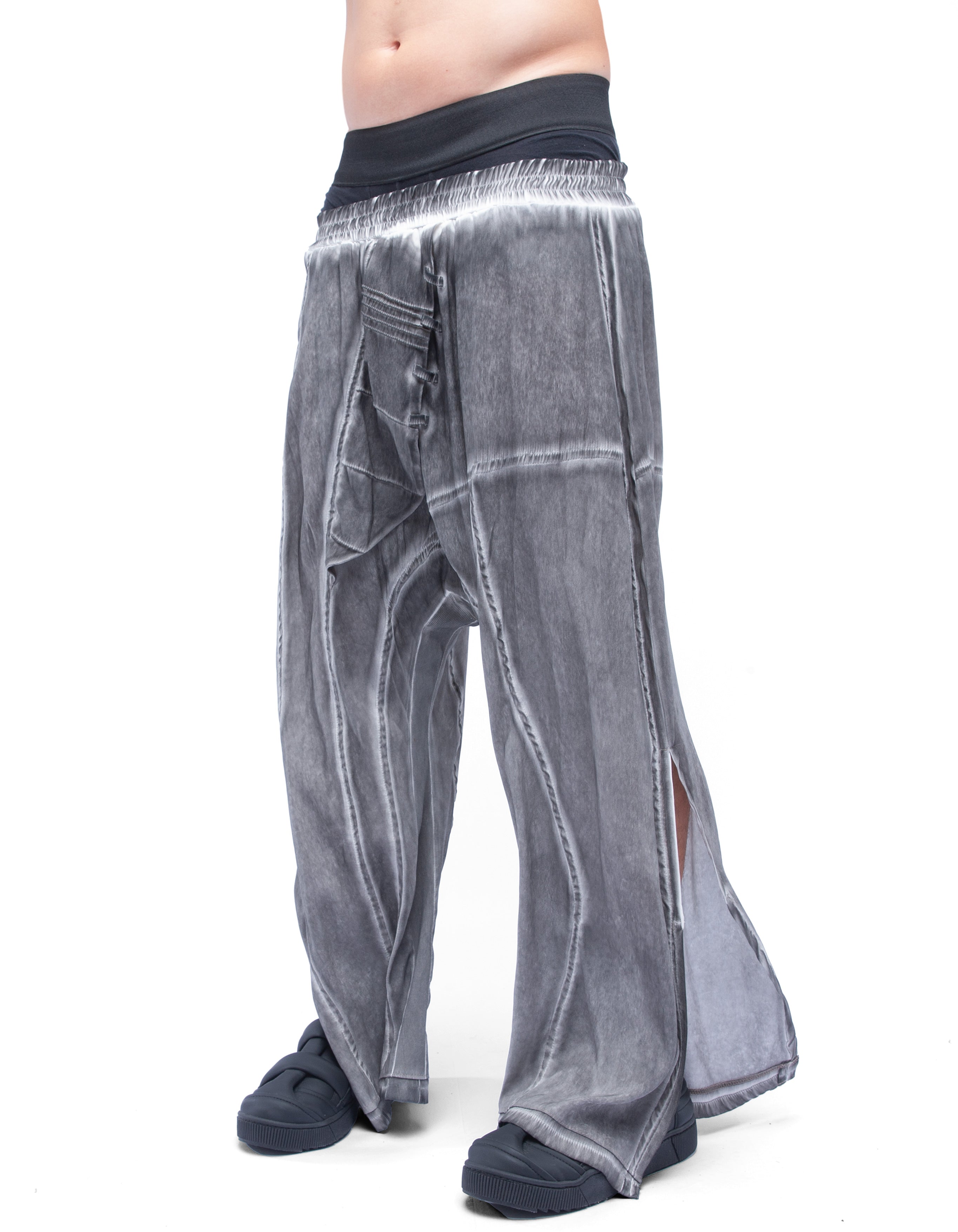 TROUSERS FULLNESS M