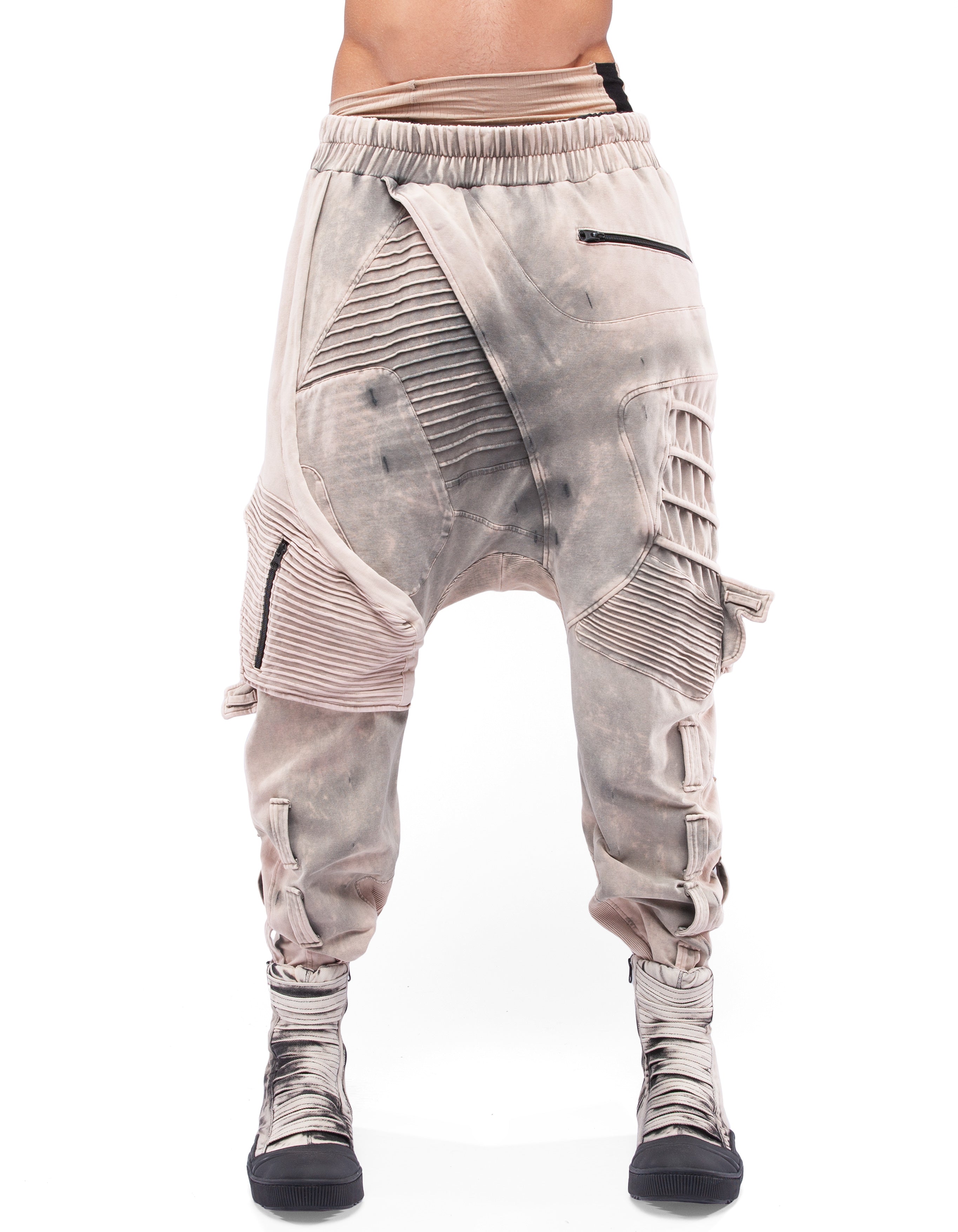 TROUSERS HOLD BECOME