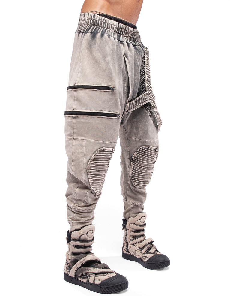 TROUSERS KNEESE BECOME