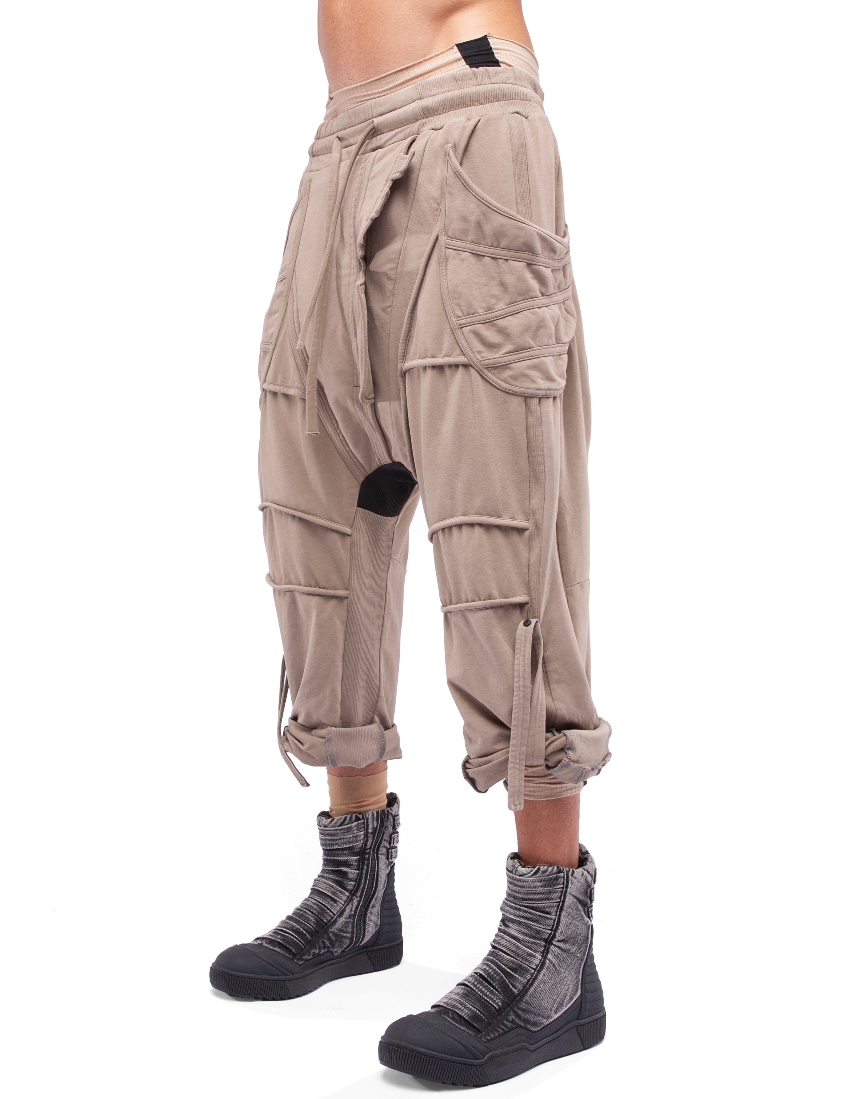 TROUSERS ROLL SURFACE
