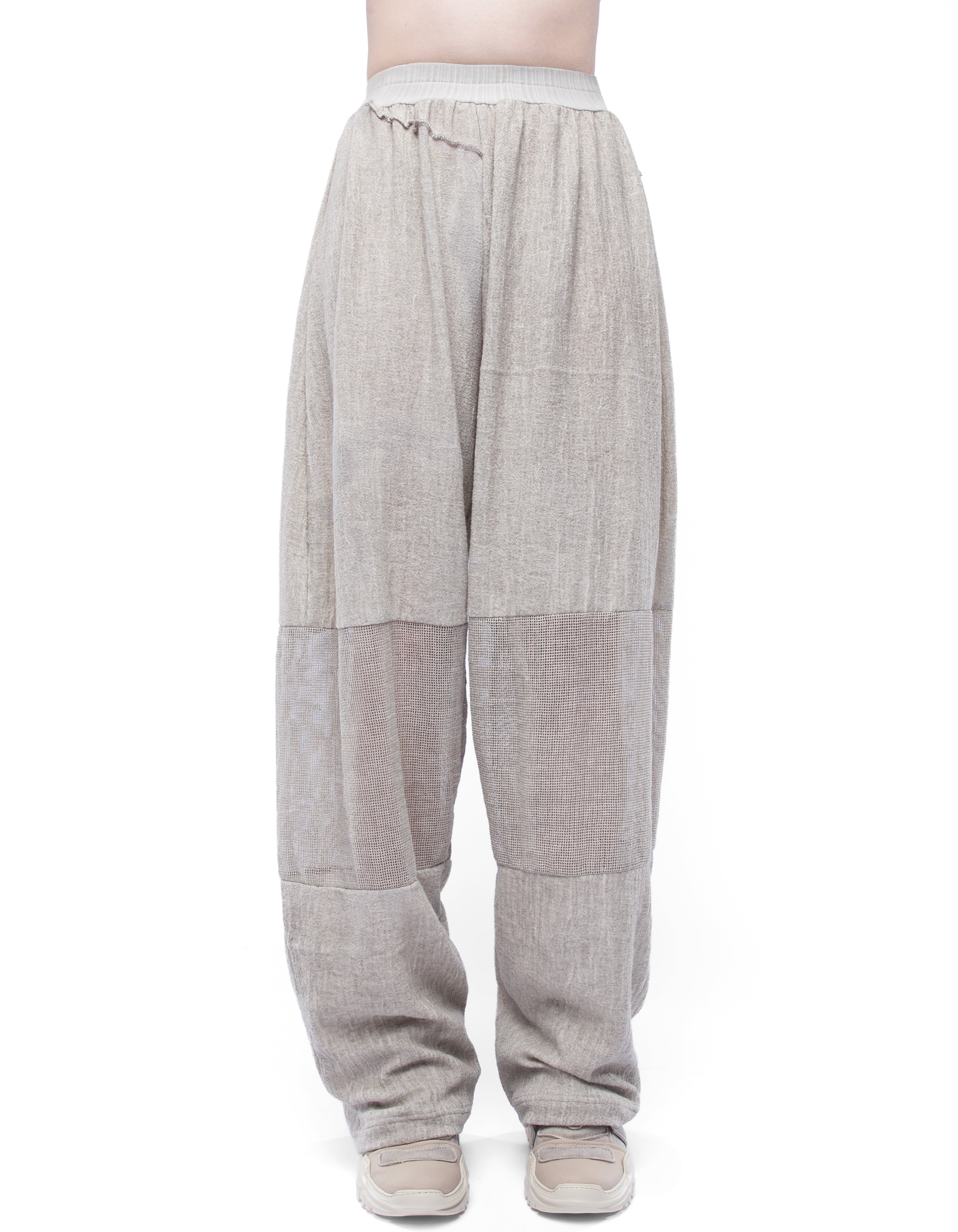 TROUSERS SEQUENCE