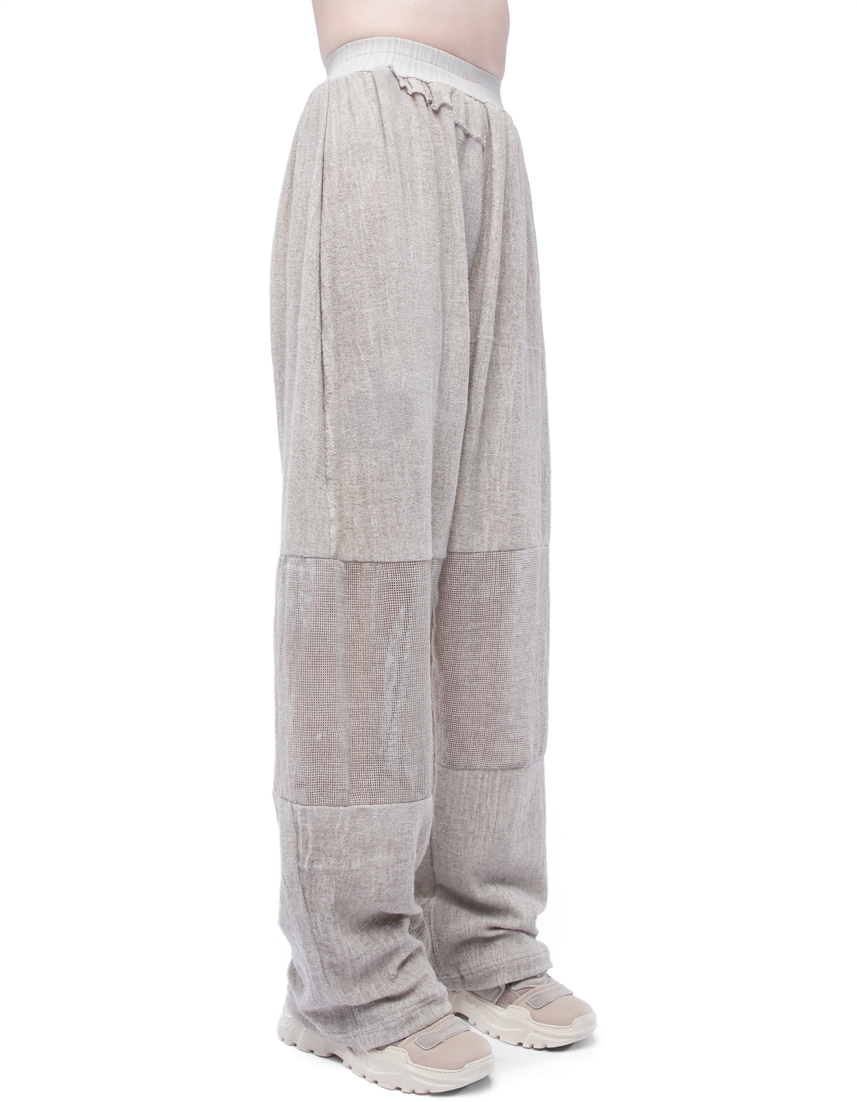 TROUSERS SEQUENCE