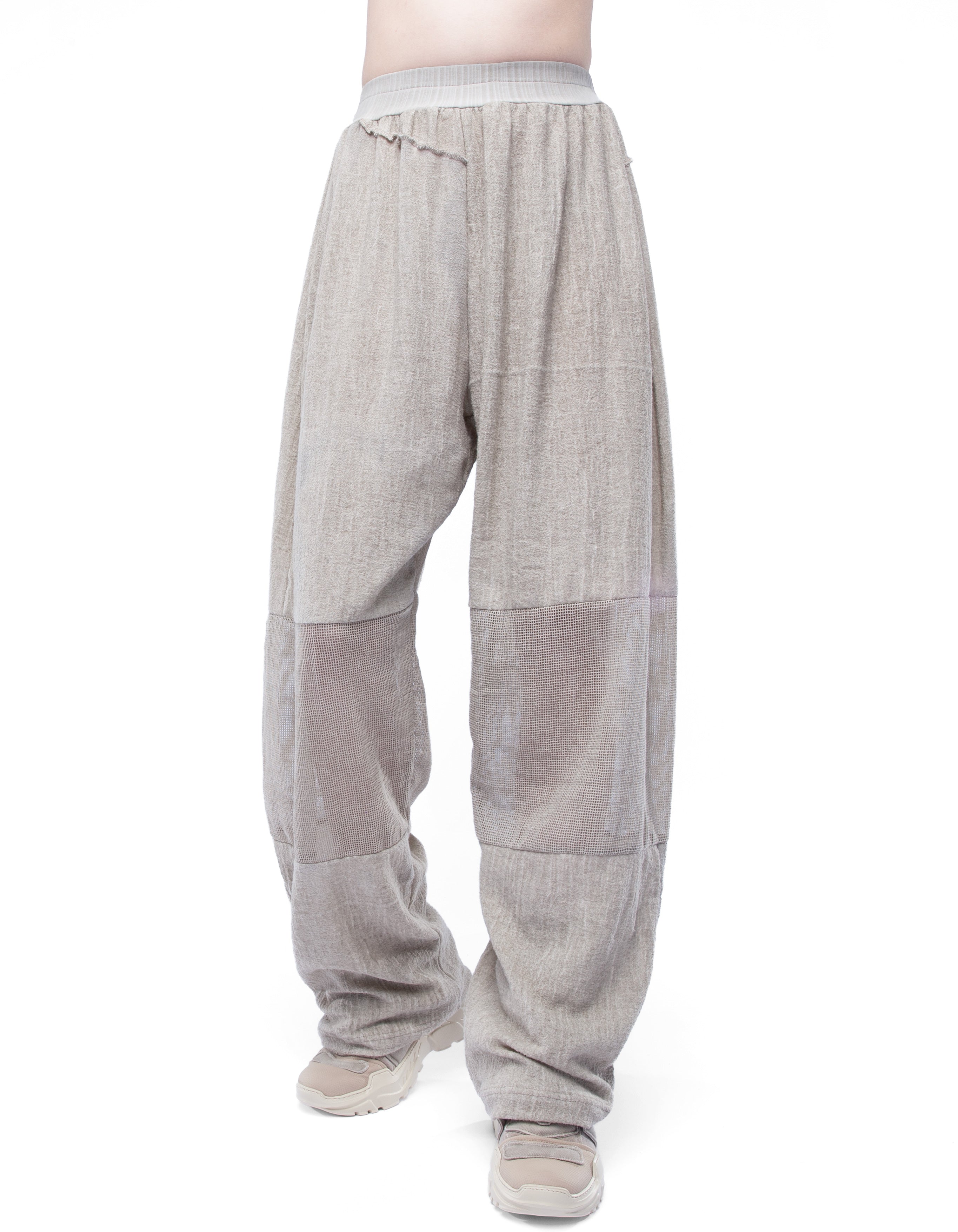 TROUSERS SEQUENCE