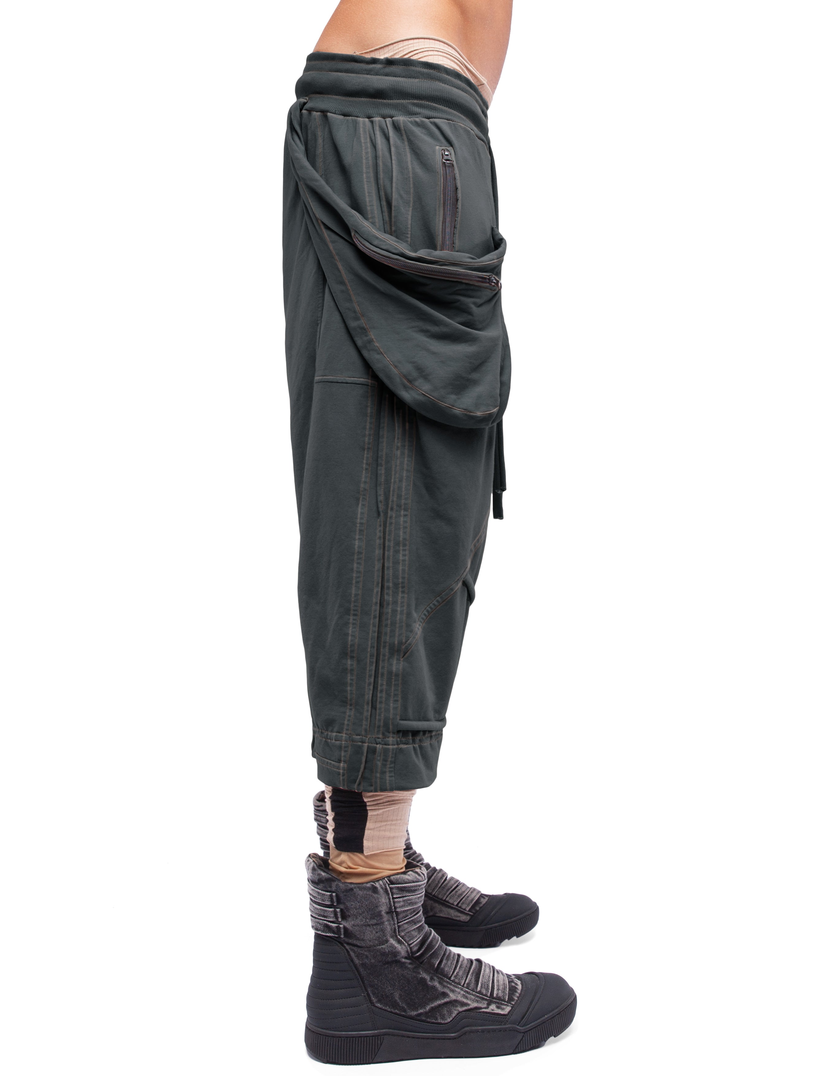 TROUSERS SHORT SURFACE
