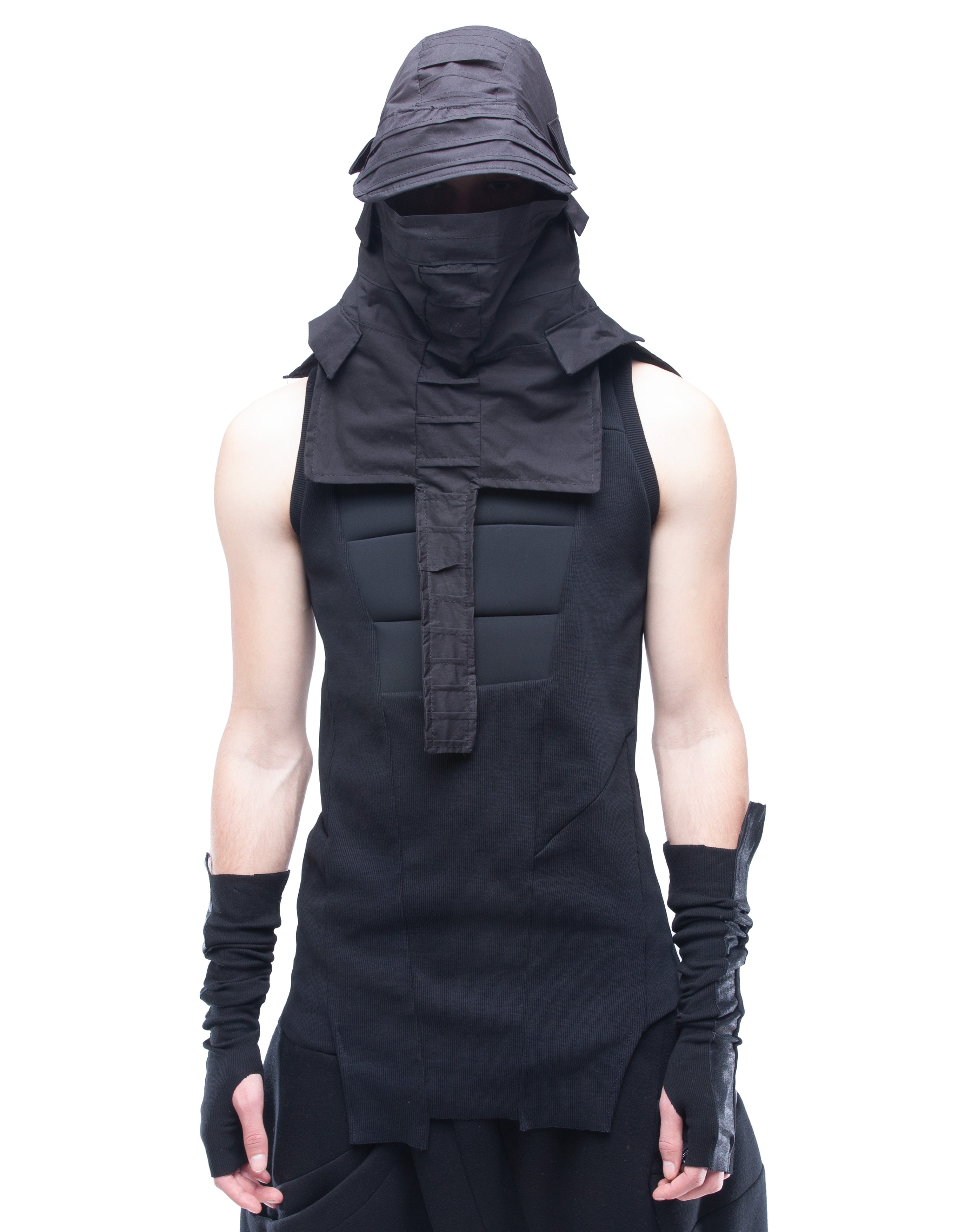 VEST MAAT M