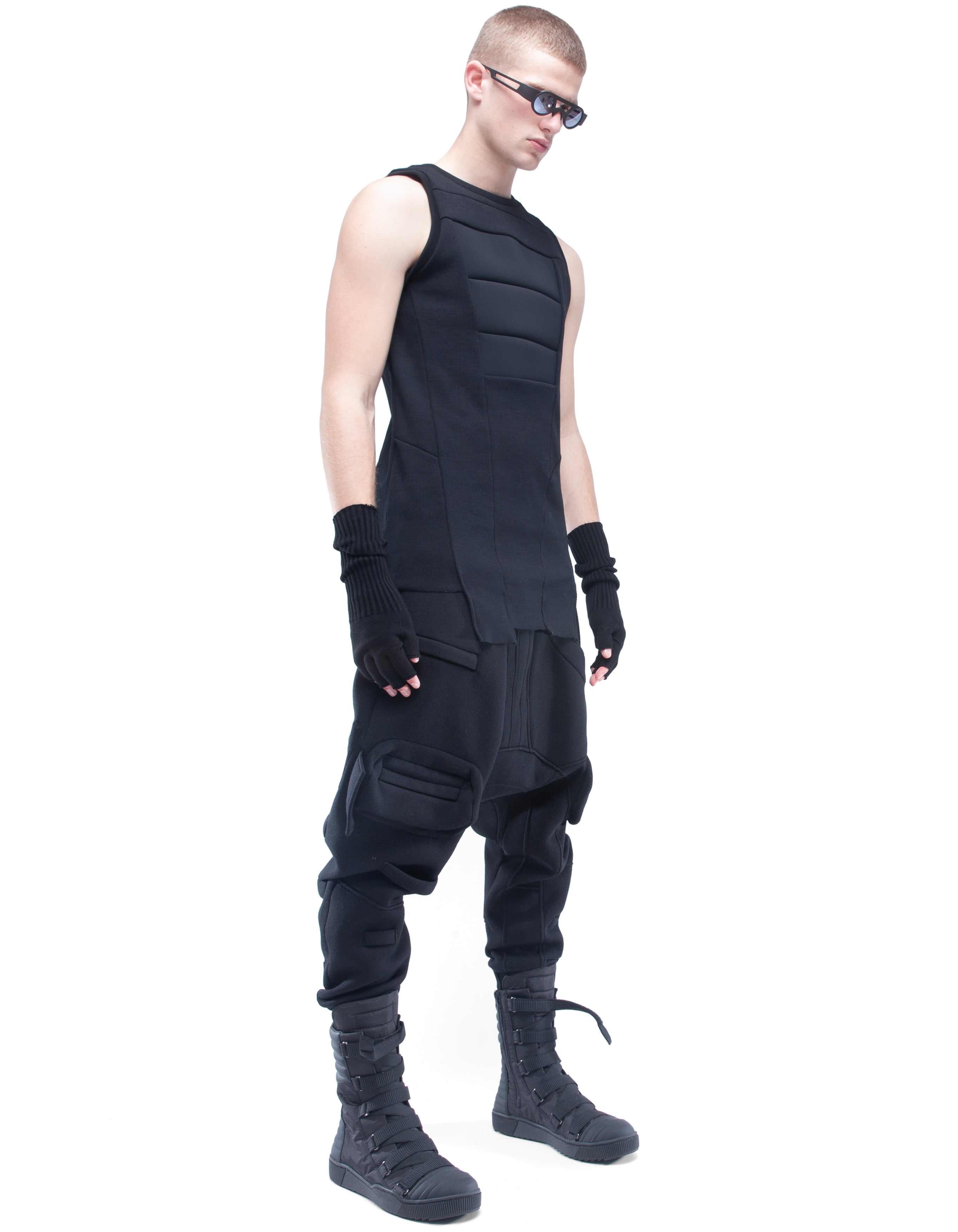 VEST MAAT M