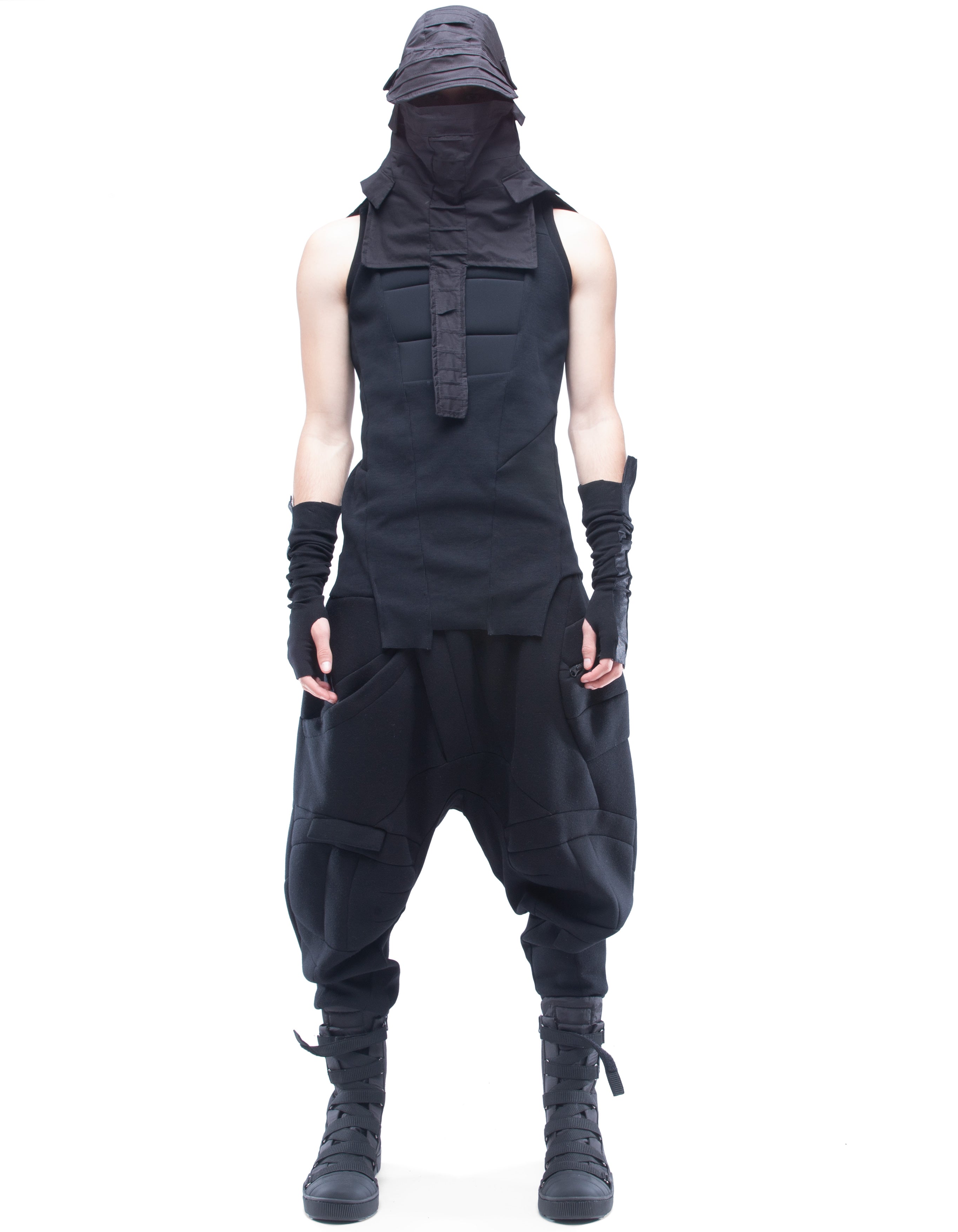 VEST MAAT M